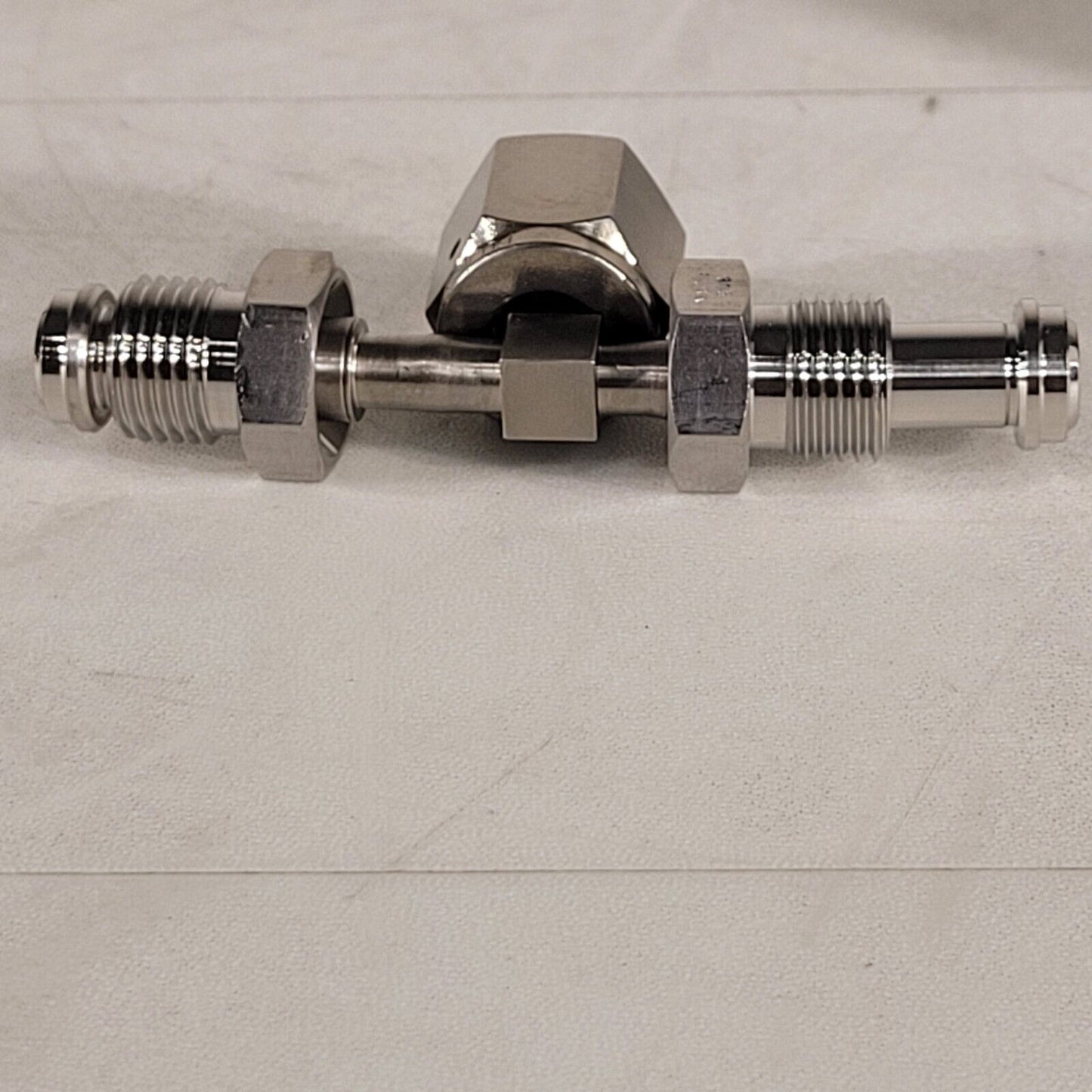 Fujikin 1/4" VRC Tee Fitting LK.6.35.KVJ KV3 UP Female Male FVCR MVCR
