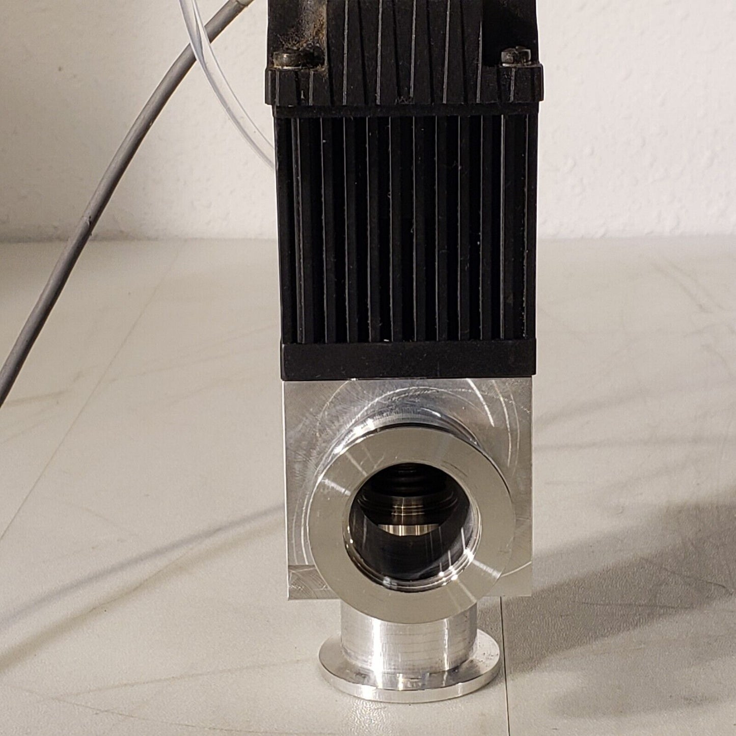 Edwards PV25PKA O ISO KF25 NW25 High Vacuum Angle Valve C41313000 Max Prs 7bar