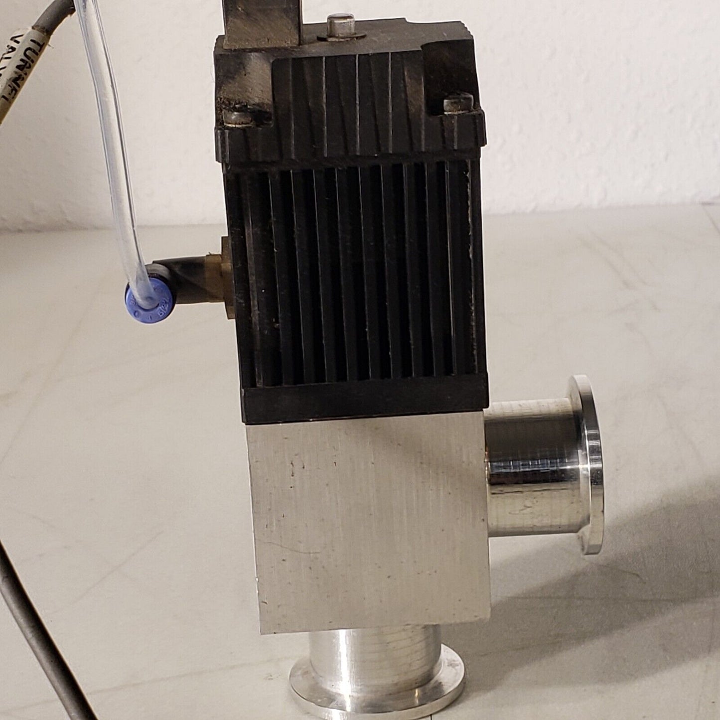 Edwards PV25PKA O ISO KF25 NW25 High Vacuum Angle Valve C41313000 Max Prs 7bar