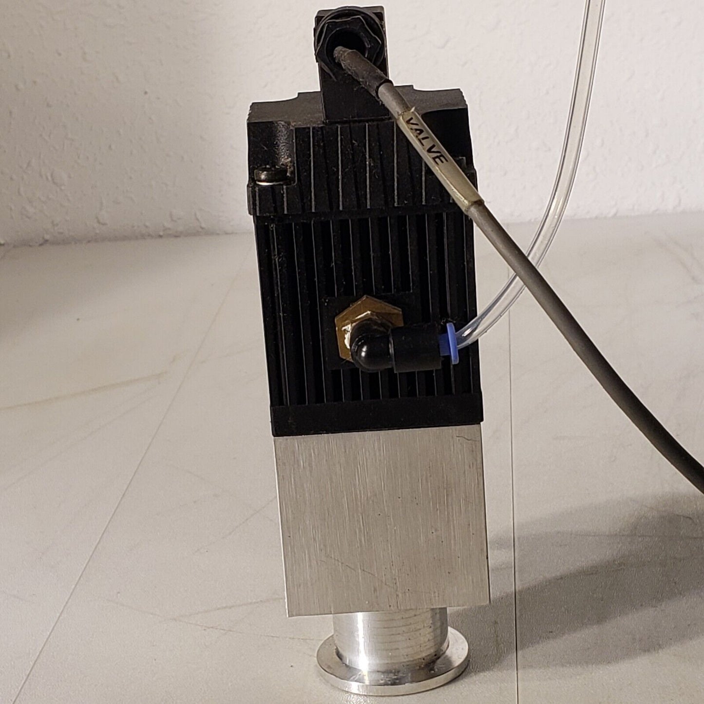 Edwards PV25PKA O ISO KF25 NW25 High Vacuum Angle Valve C41313000 Max Prs 7bar