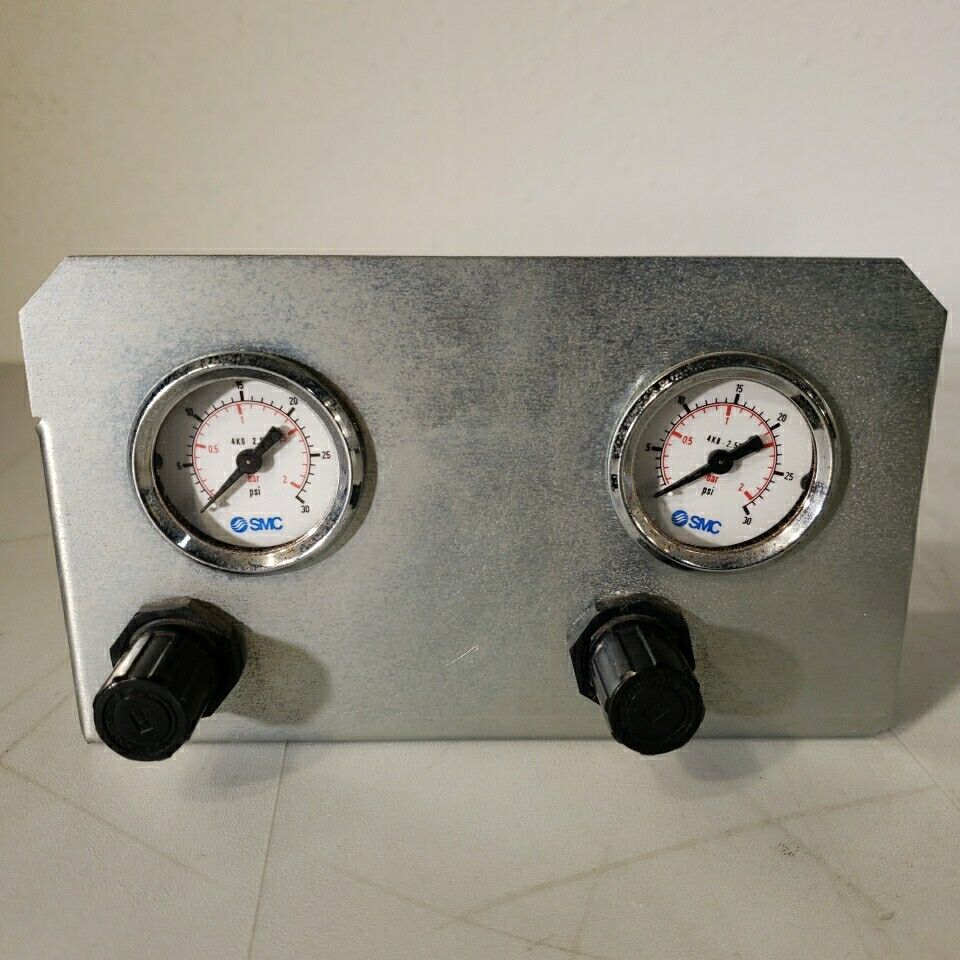 SMC 4K8 2.5P Guage With AR1000-M5 Dual Guage Panel Mount Guage Range 0-30psi