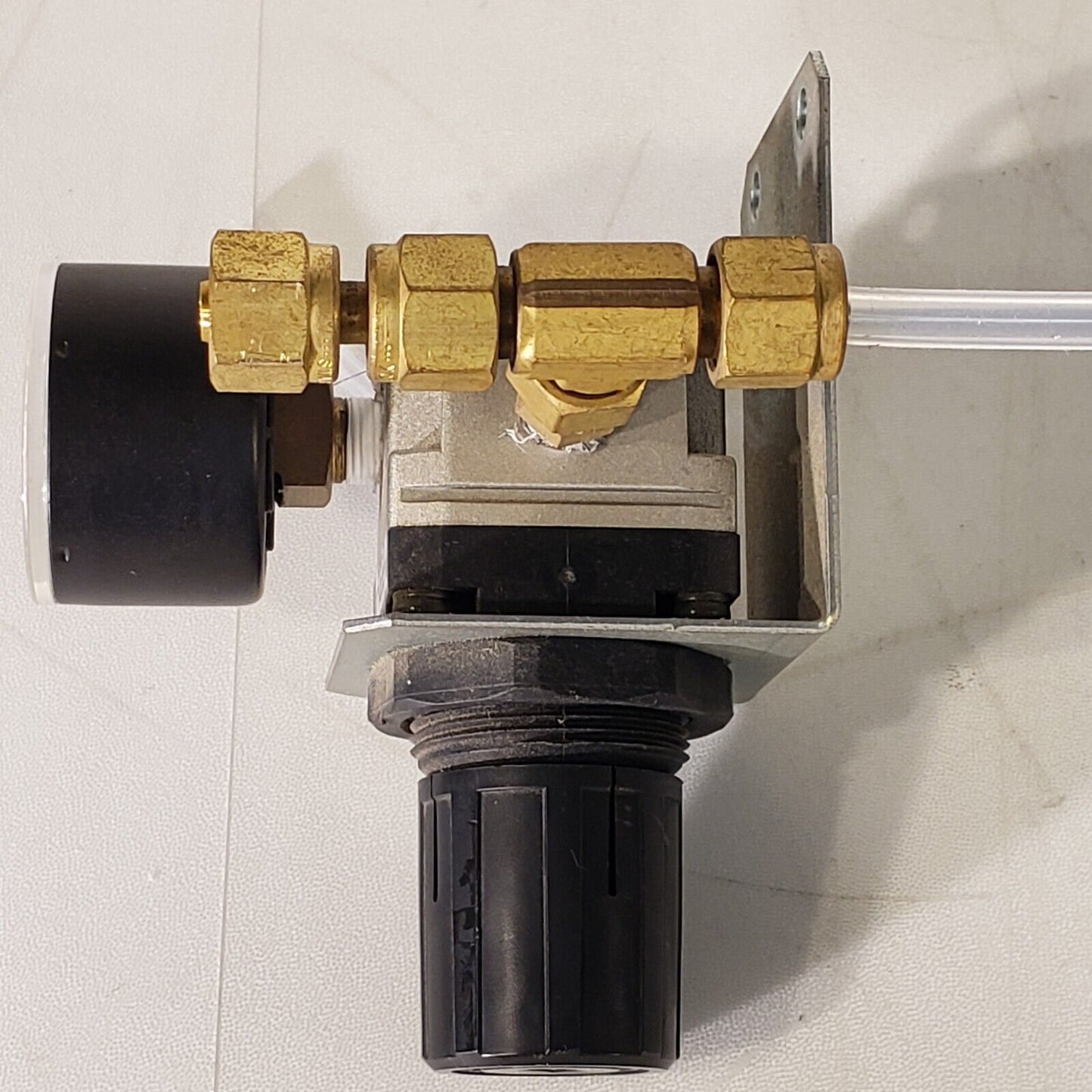 SMC 4K8-2.5 Guage With AR2000-01 Regulator Set Press 0.05-0.85MPa Range 0-30psi