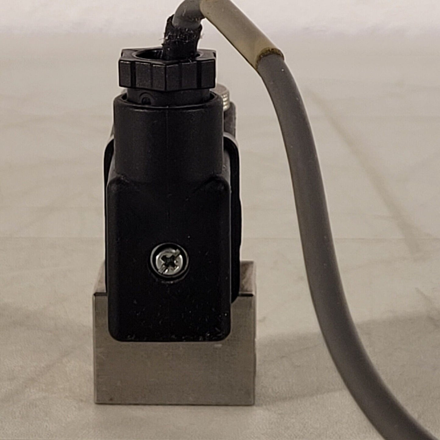 Fluid Automation Systems 9-211-107-45 Solenoid Valve F09307 44/01