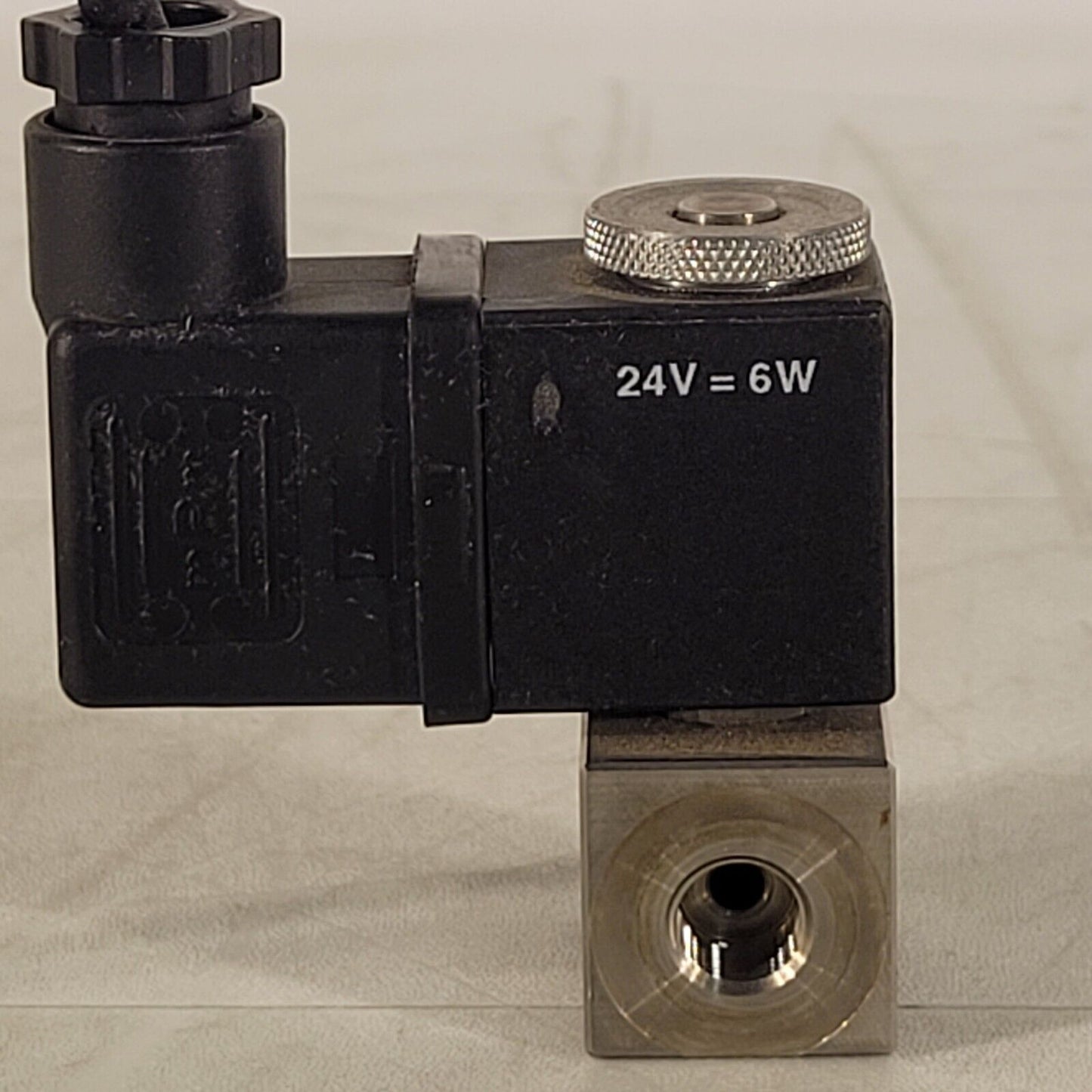 Fluid Automation Systems 9-211-107-45 Solenoid Valve F09307 44/01