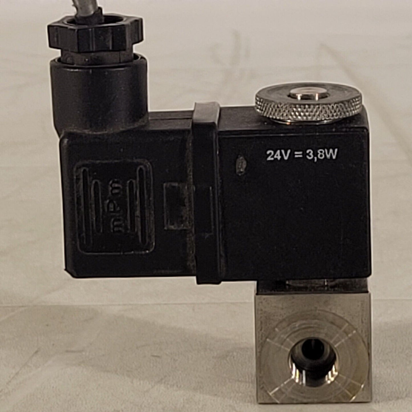 Fluid Automation Systems 9-211-103-45 Solenoid Valve 24V DC F09308 41/01