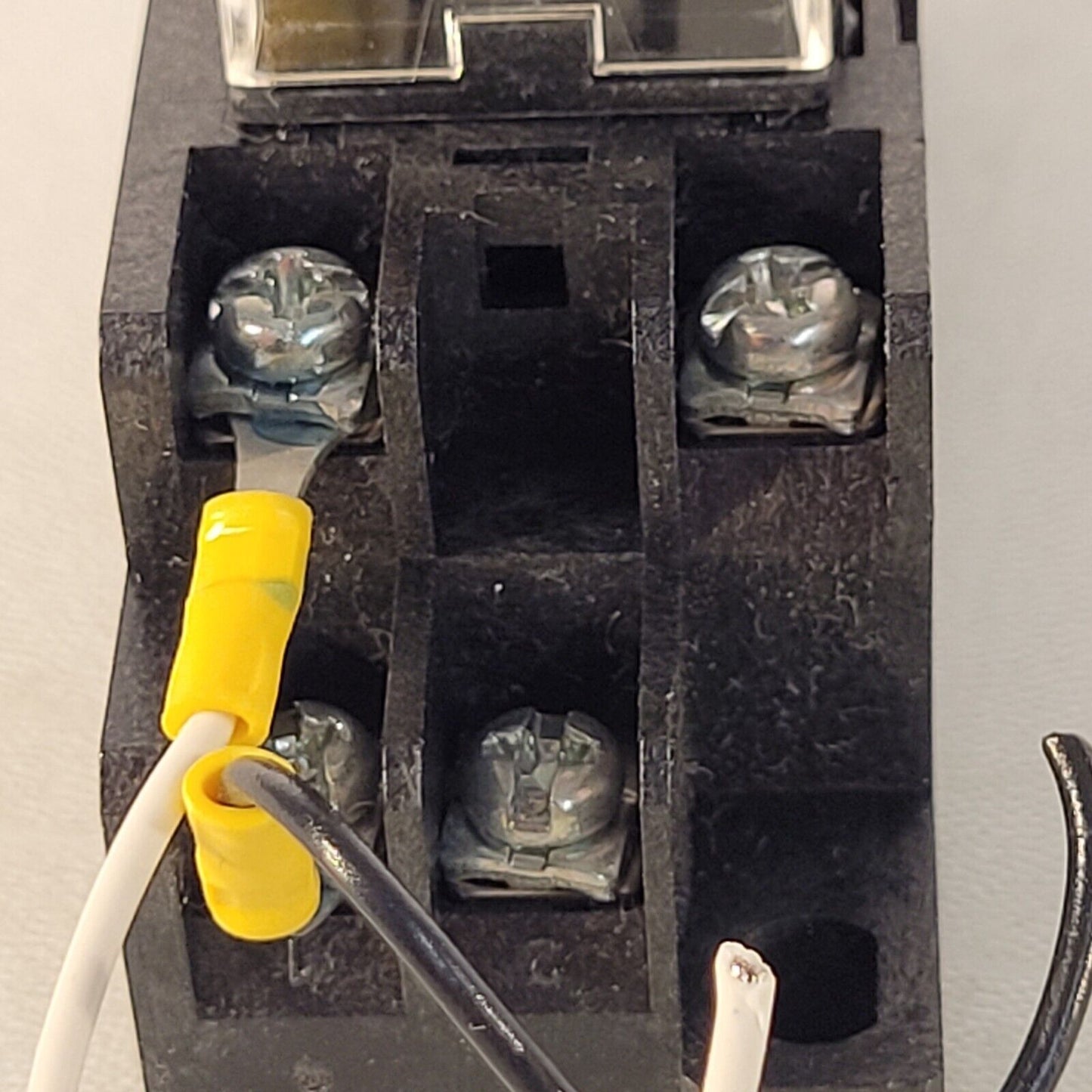 Omron LY2N 200/220 VAC Relay Electromagnetic DPDT 10A 110VAC 1/2HP 12A 240VAC