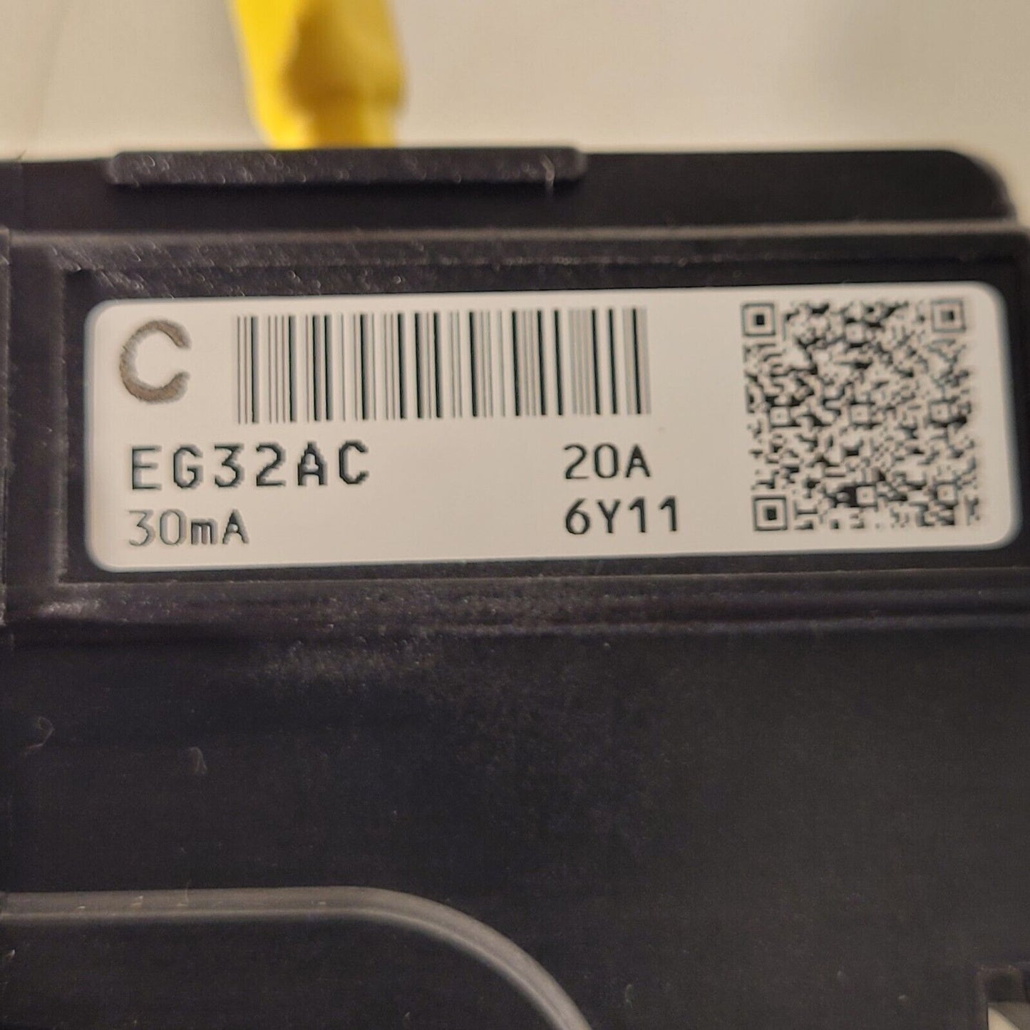 Fuji Electric EG32AC 20A Circuit Breaker EB2AEAC-020B AC 100-230V 30mA 2.5kV