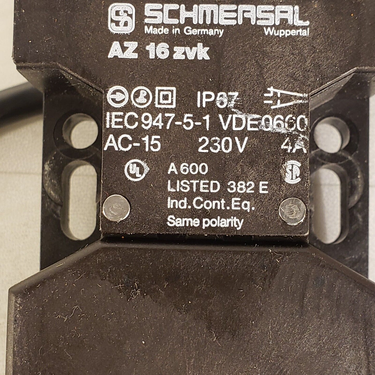 Schmersal AZ16 zvk Safety Switch AC-15 230V 4A From Bruker D8 XRD