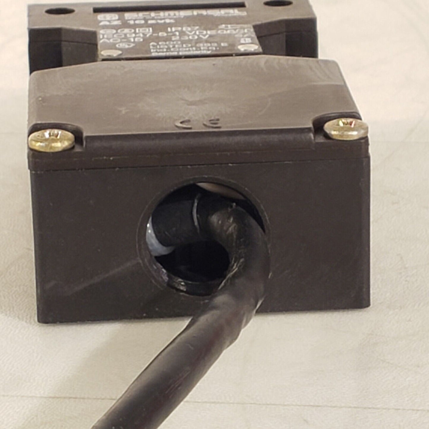 Schmersal AZ16 zvk Safety Switch AC-15 230V 4A From Bruker D8 XRD