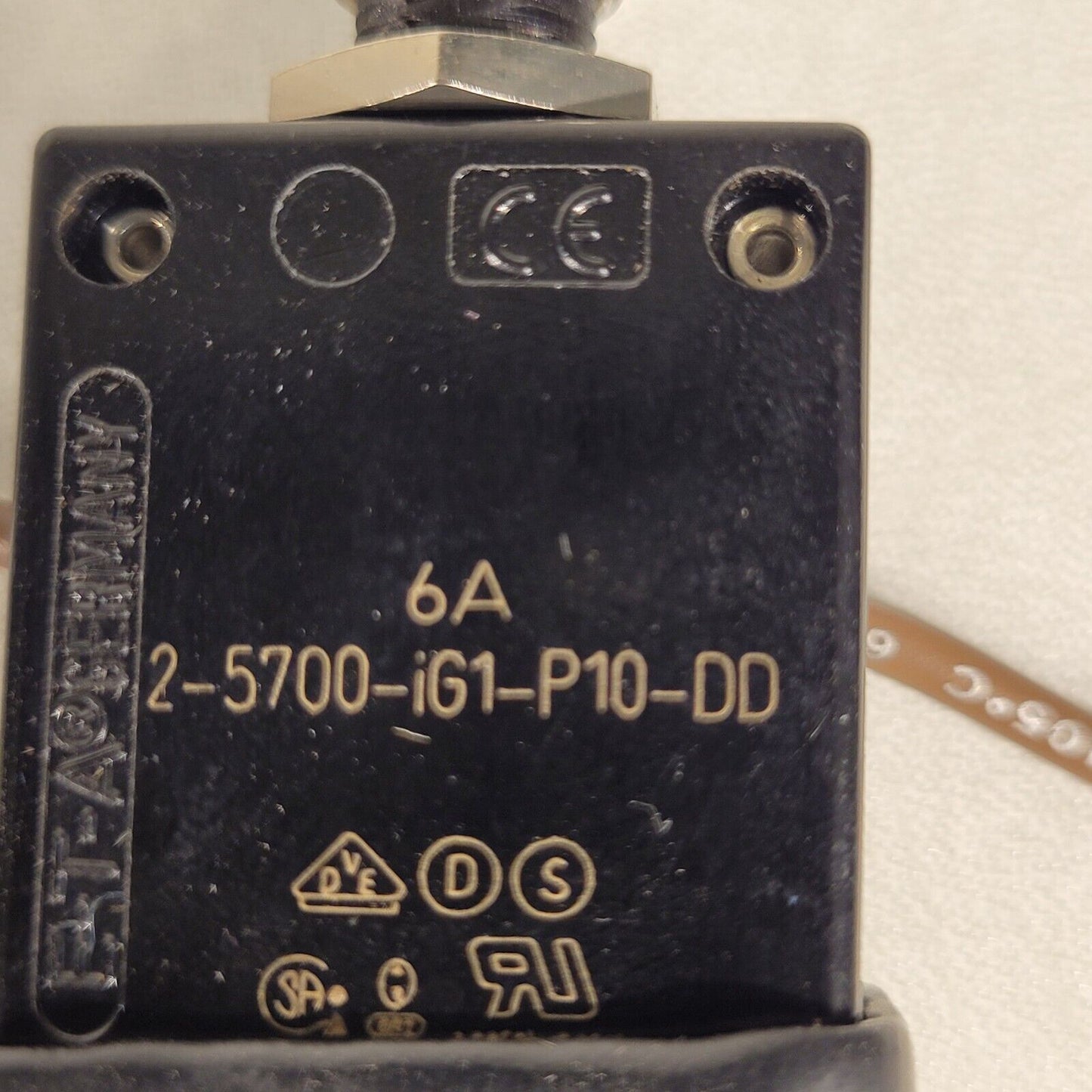 ETA 2-5700-iG1-P10-DD Circuit Protection And Control 6A 5422 250VAC 28VDC