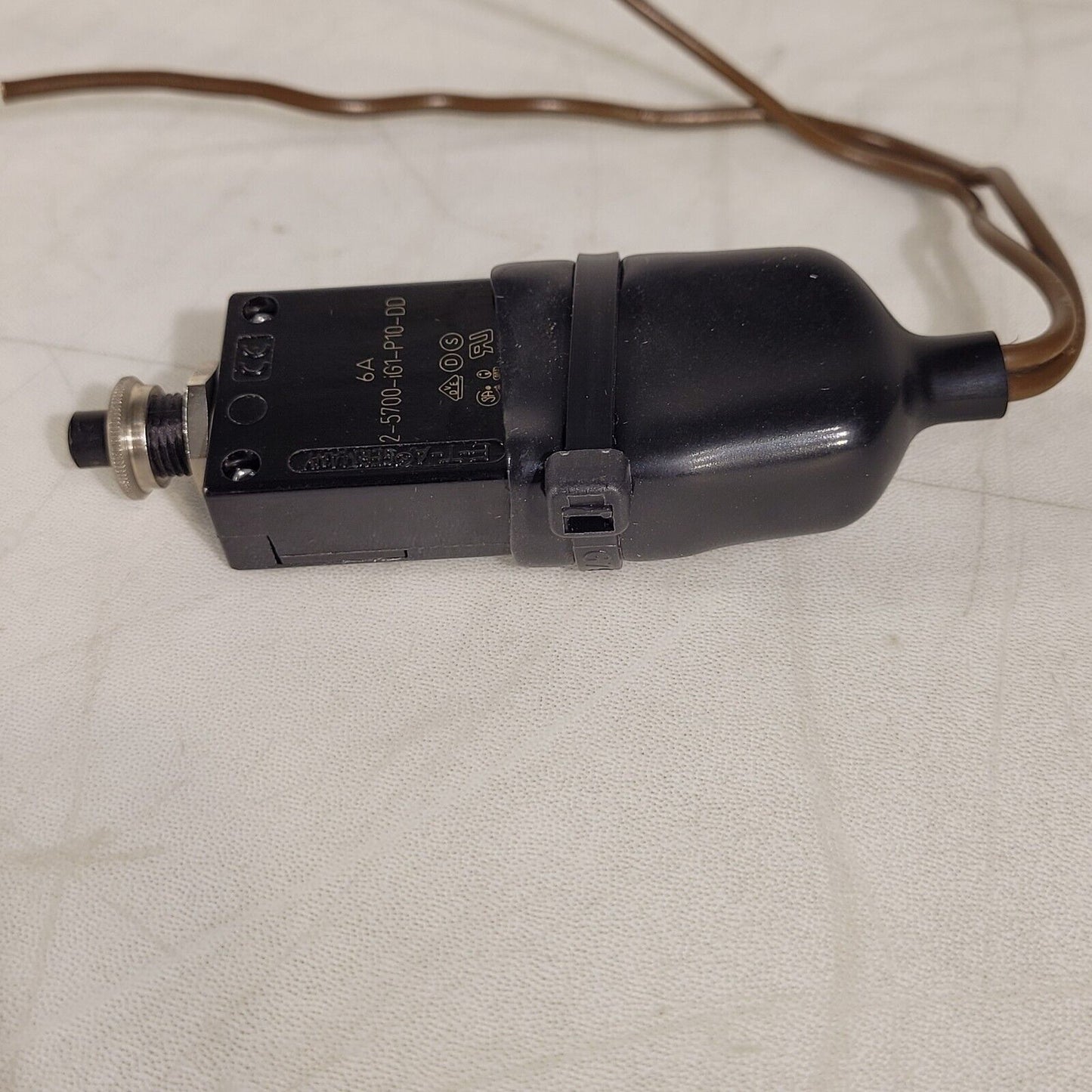 ETA 2-5700-iG1-P10-DD Circuit Protection And Control 6A 5422 250VAC 28VDC