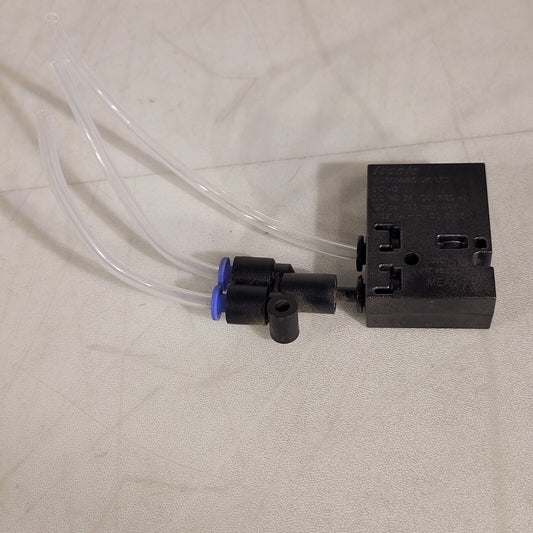 Isonic 5181-0 Micromass 3/2 NC 24 VDC 120 psi 18.3 Bar 5/32" OD Tube Solenoid