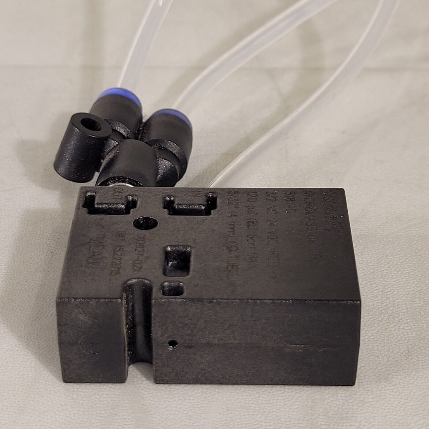 Isonic 5181-0 Micromass 3/2 NC 24 VDC 120 psi 18.3 Bar 5/32" OD Tube Solenoid