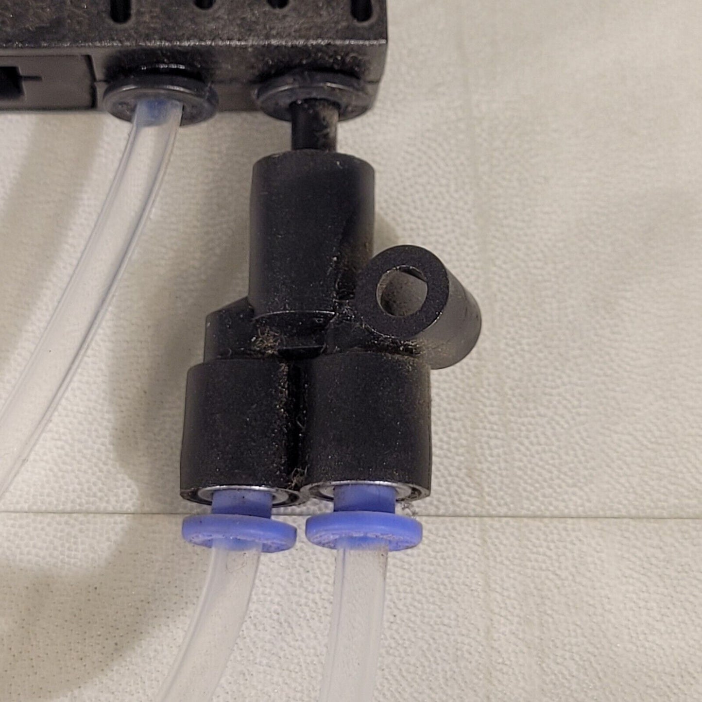 Isonic 5181-0 Micromass 3/2 NC 24 VDC 120 psi 18.3 Bar 5/32" OD Tube Solenoid