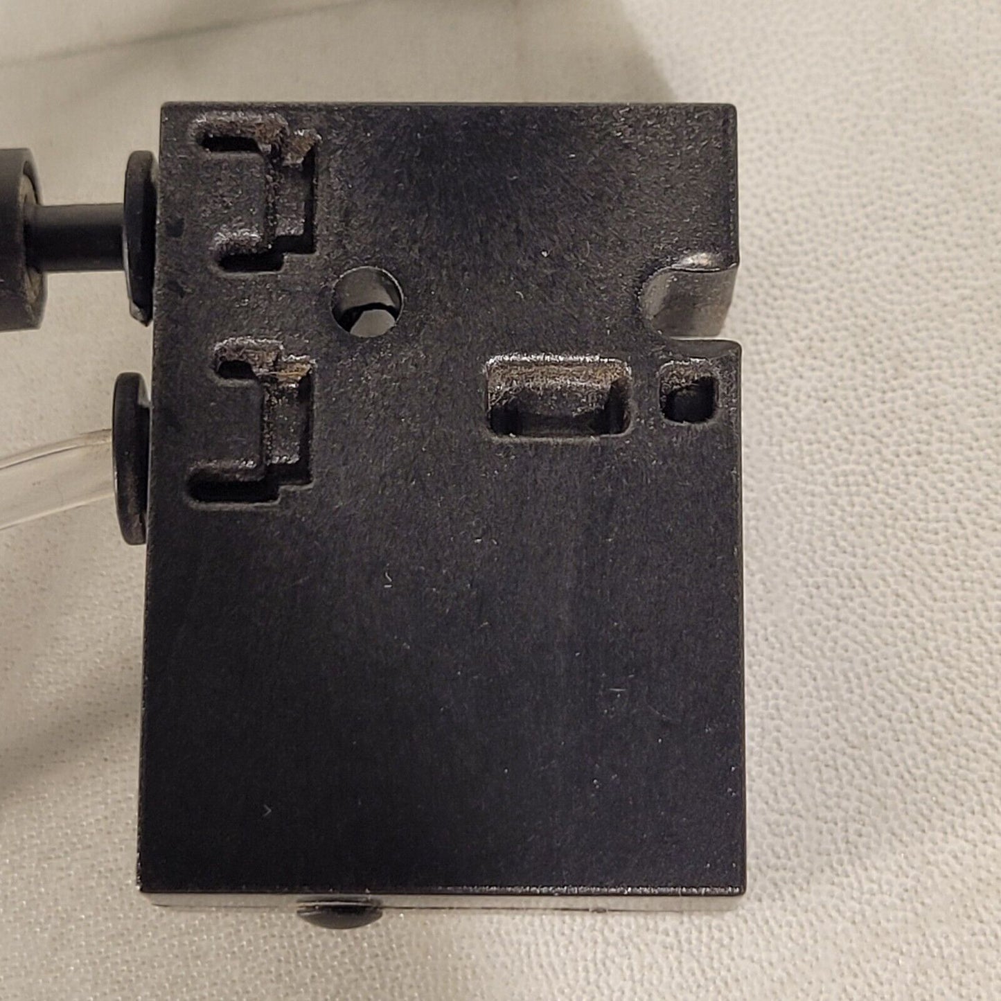 Isonic 5181-0 Micromass 3/2 NC 24 VDC 120 psi 18.3 Bar 5/32" OD Tube Solenoid