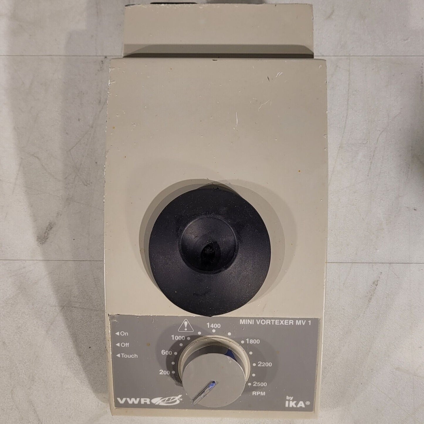 VWR MV1 Mini Vortexer 200-2500 Rpm 115V 50/60Hz 31W IKA 03.167901