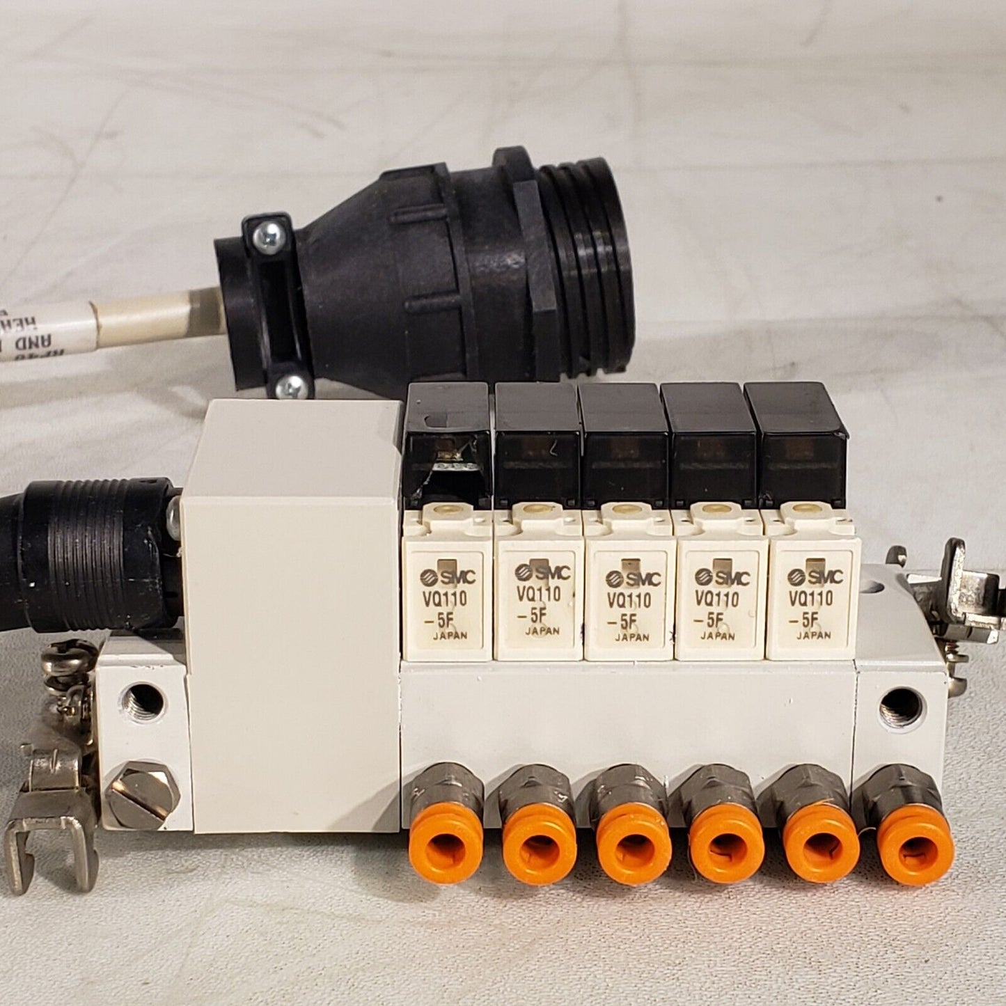 SMC A-471-9800013 Solenoid Manifold 5x VQ110-F5 Pneumatic Air Controller