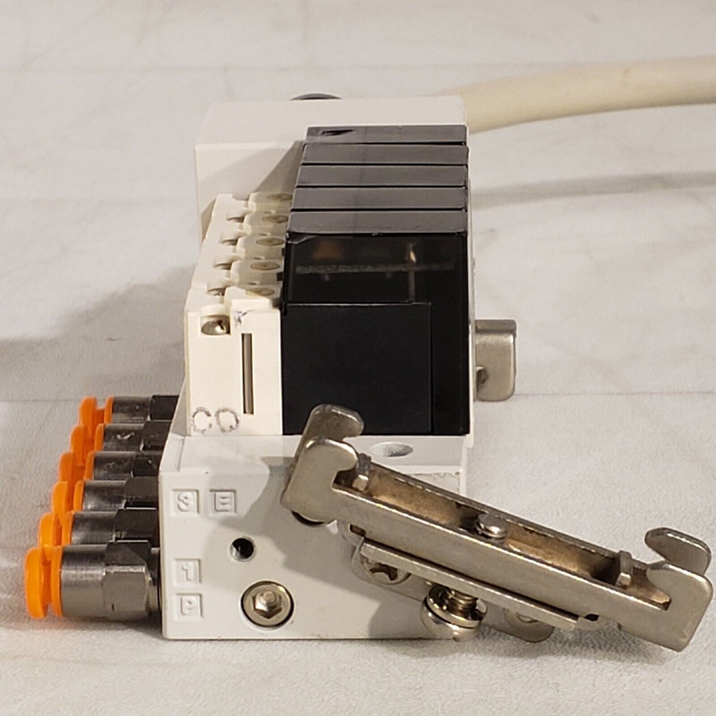 SMC A-471-9800013 Solenoid Manifold 5x VQ110-F5 Pneumatic Air Controller