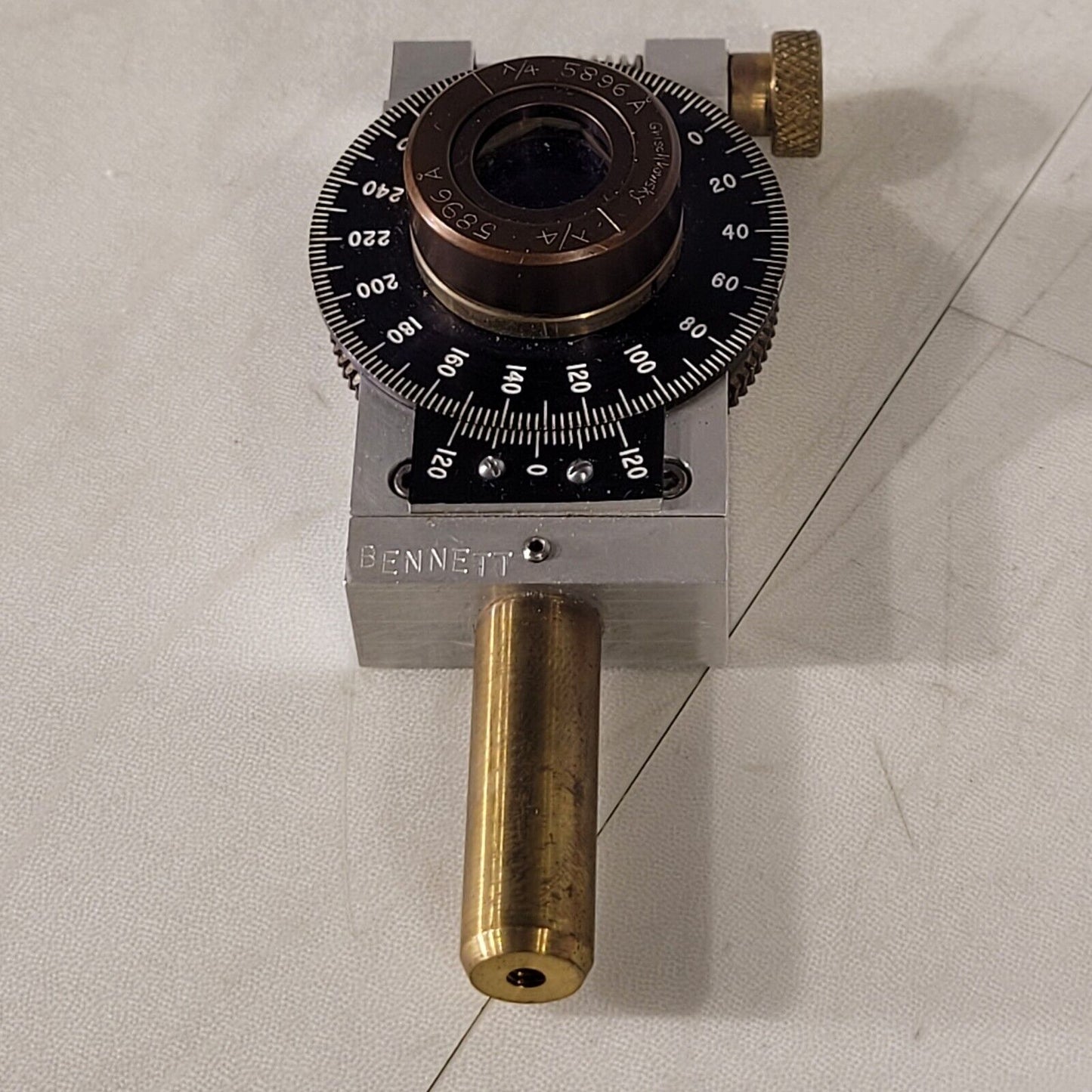 Bennett Rotational Optical Mount With Grischkowsky 589.6nm Lambda/4 Waveplate