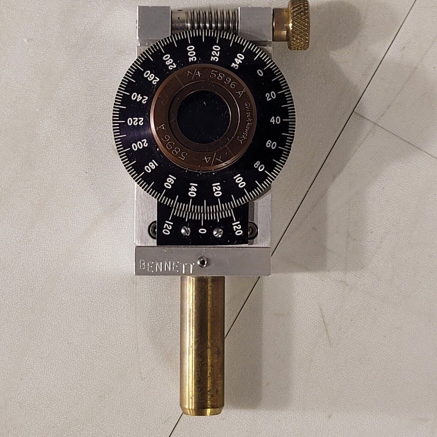 Bennett Rotational Optical Mount With Grischkowsky 589.6nm Lambda/4 Waveplate