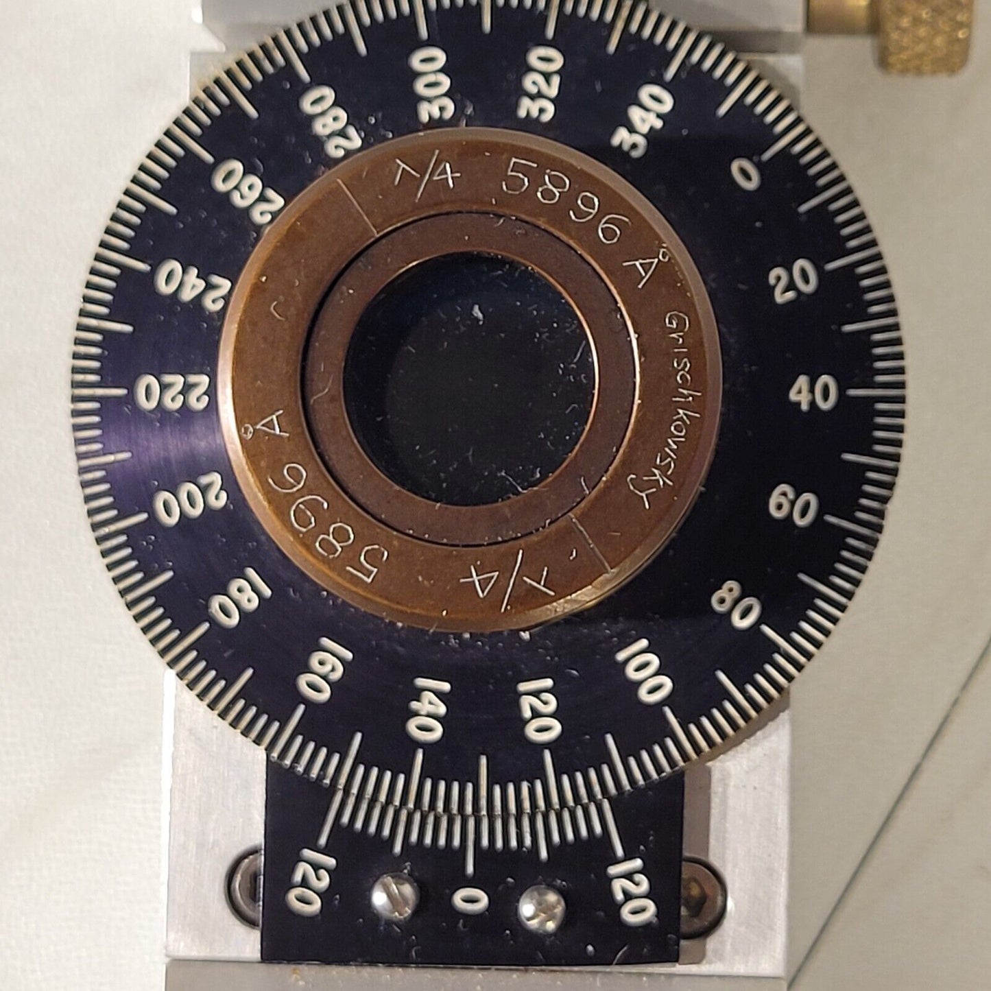 Bennett Rotational Optical Mount With Grischkowsky 589.6nm Lambda/4 Waveplate