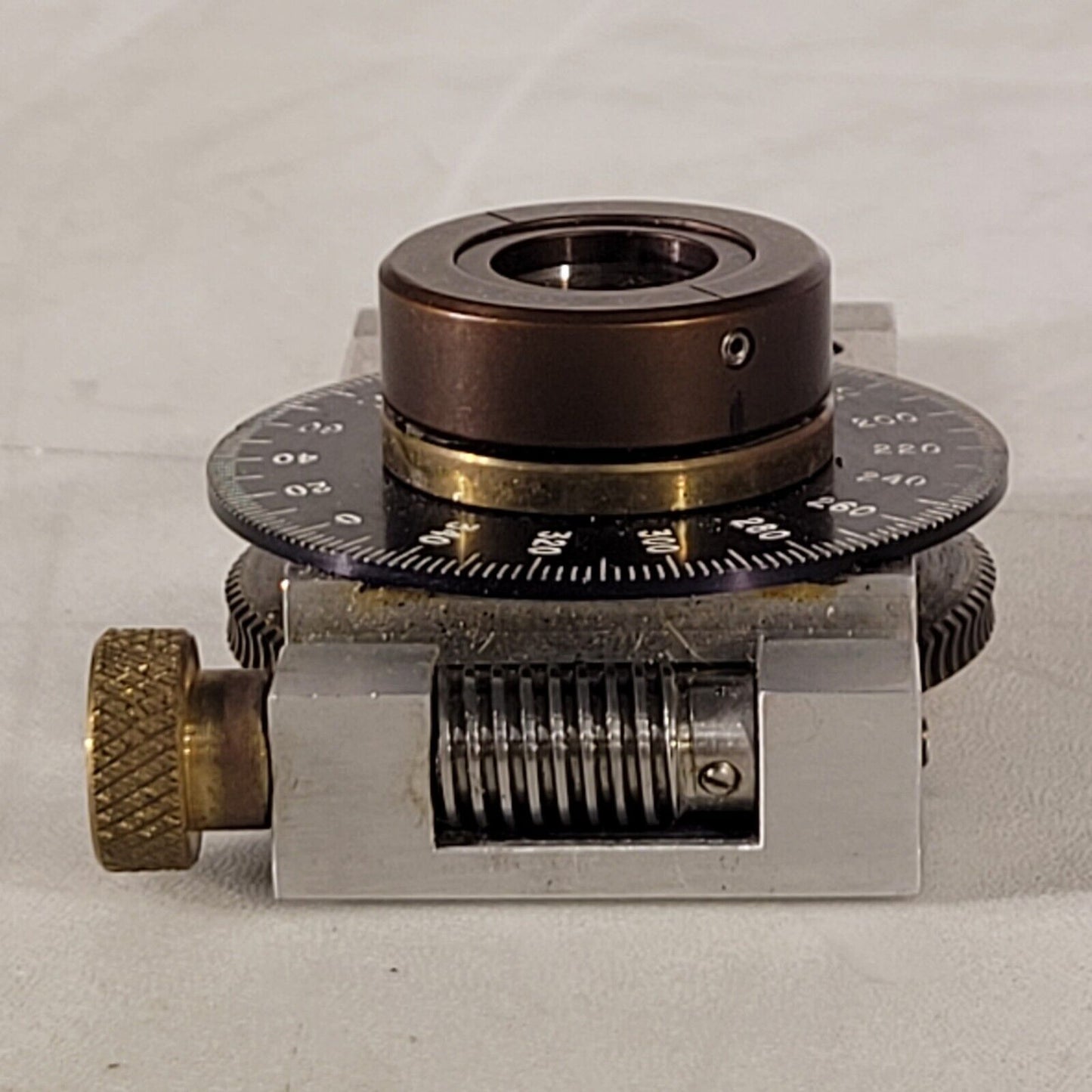 Bennett Rotational Optical Mount With Grischkowsky 589.6nm Lambda/4 Waveplate