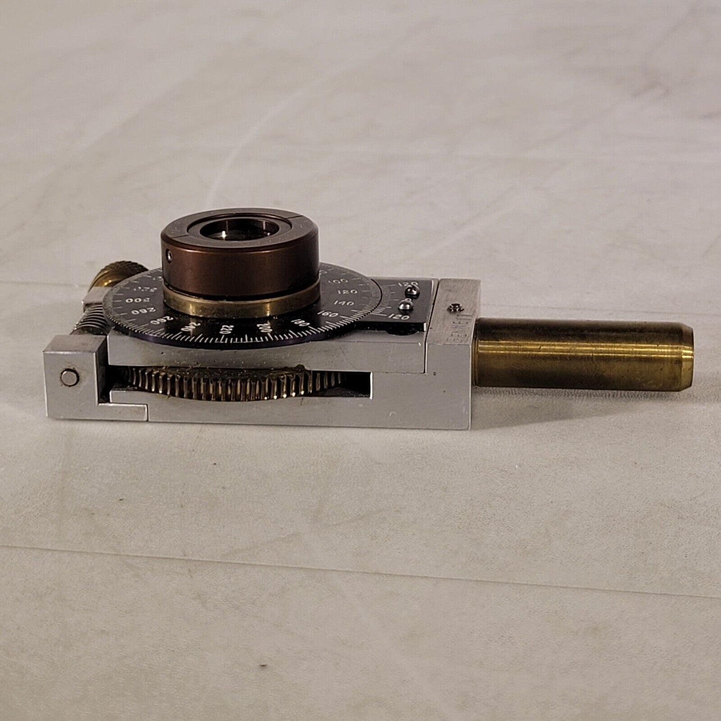 Bennett Rotational Optical Mount With Grischkowsky 589.6nm Lambda/4 Waveplate