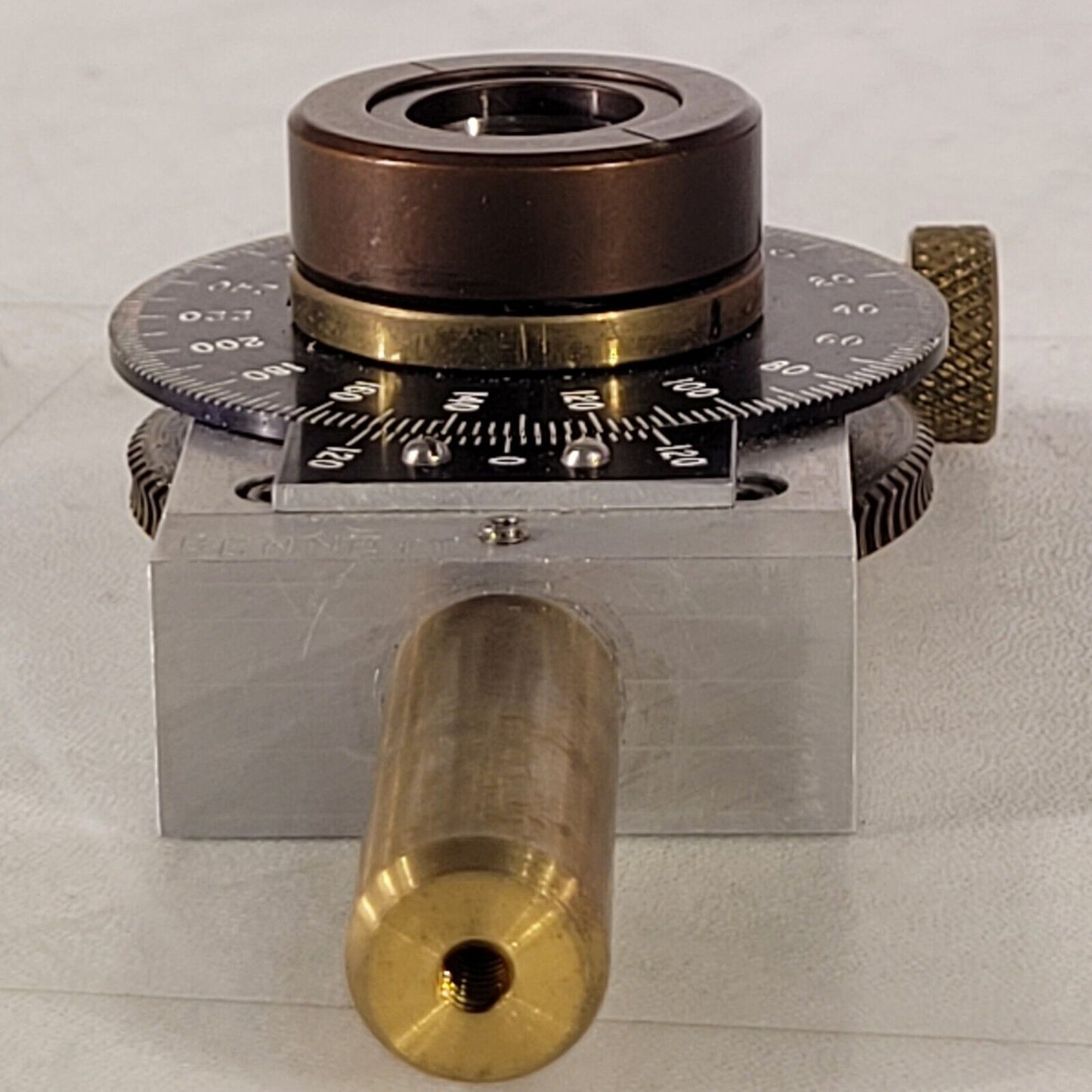 Bennett Rotational Optical Mount With Grischkowsky 589.6nm Lambda/4 Waveplate