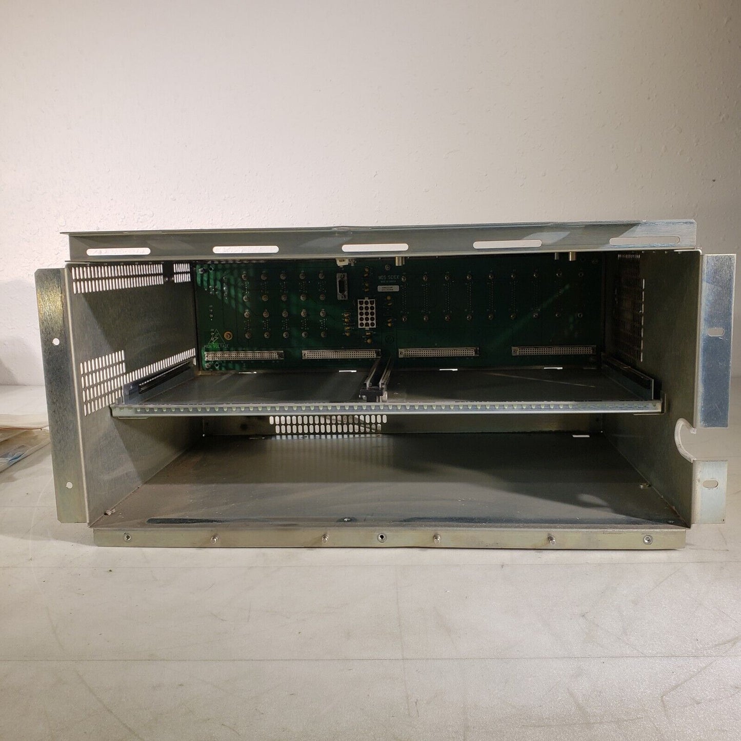 Perkin Elmer 002216F Backplane Box MDS SCIEX From Elan 9000 Mass Spectrometer