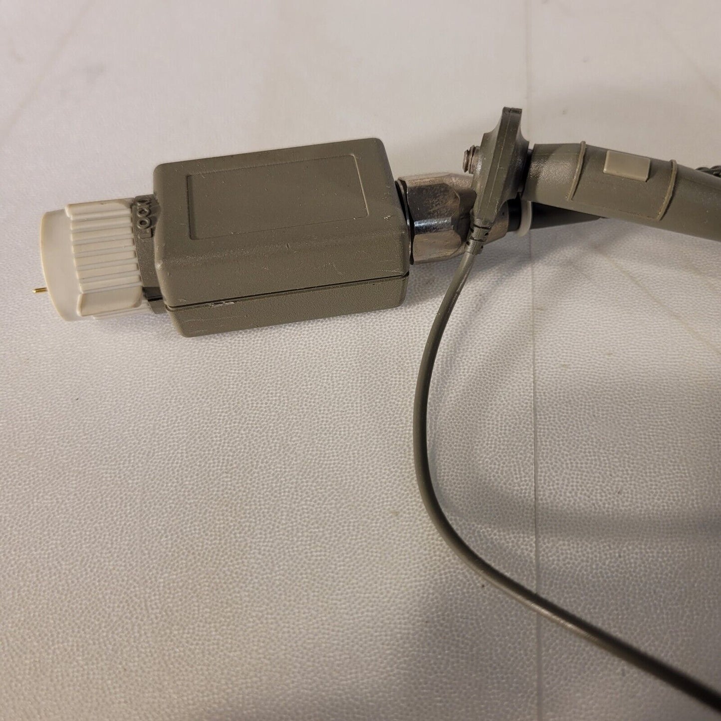 Tek Tektronix P6137 Oscilloscope Probe 10x 400MHz 10M Ohm 10.8pF For 2400 Oscope