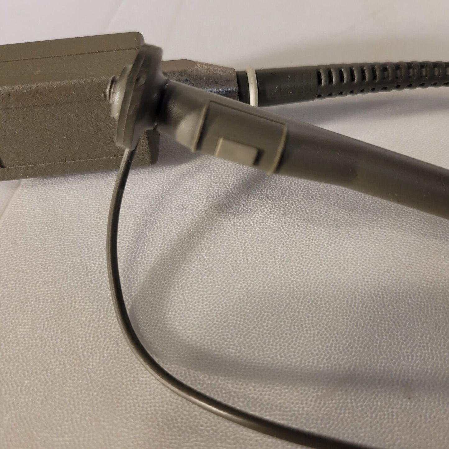 Tek Tektronix P6137 Oscilloscope Probe 10x 400MHz 10M Ohm 10.8pF For 2400 Oscope