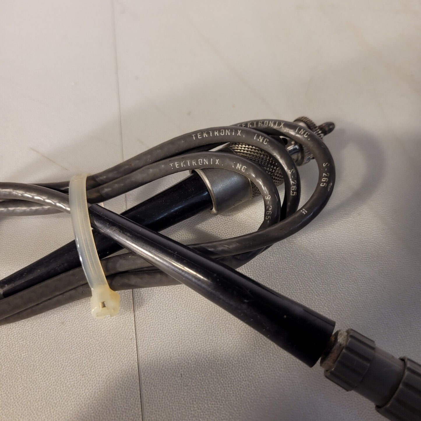 Tek Tektronix P6006 Oscilloscope Passive Probe 10x 10M Ohm 7pF UHF 3.5 Ft Long