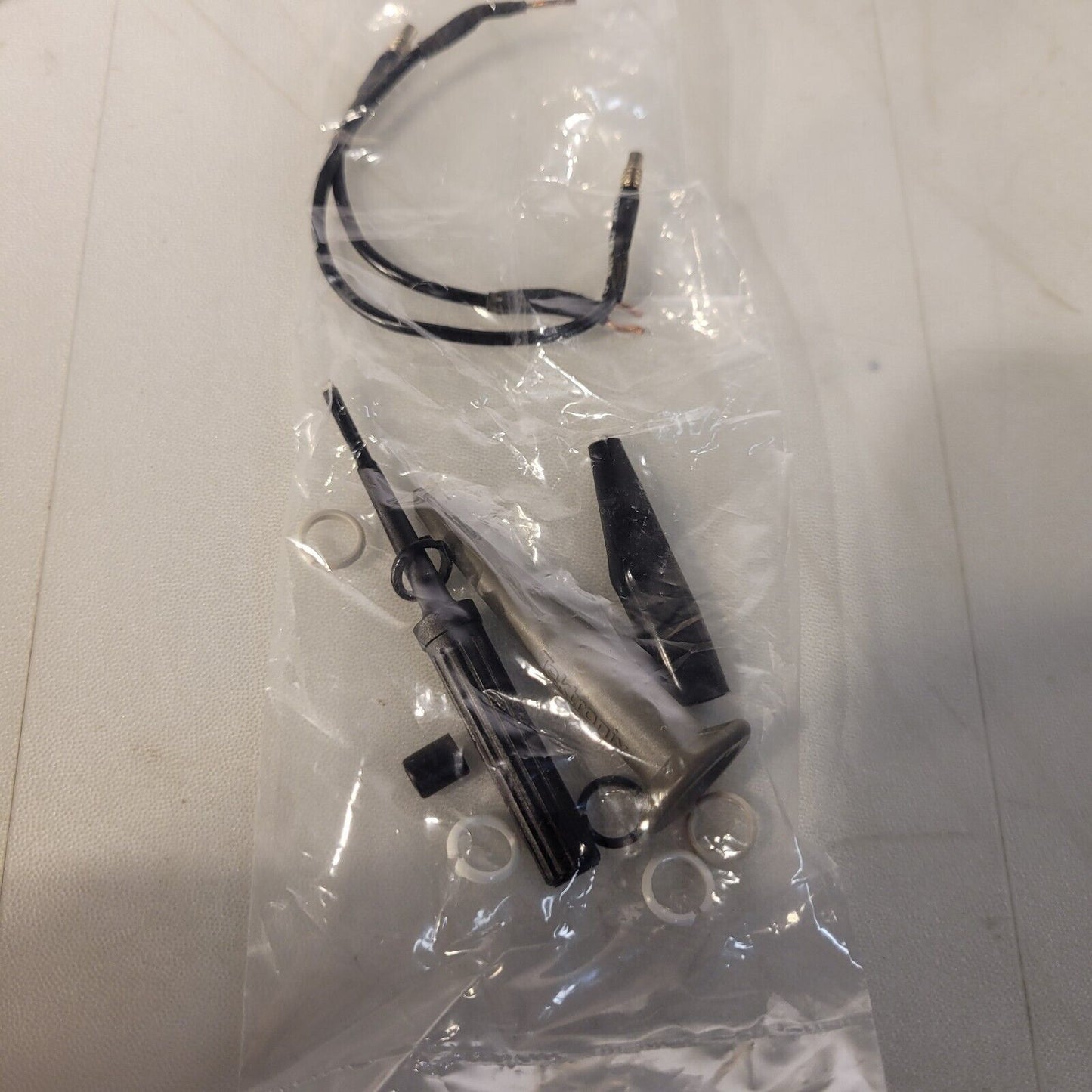 Tek Tektronix P6106 O-scope Probe And Accessories 10x 250MHz 10M Ohm 11.2pF