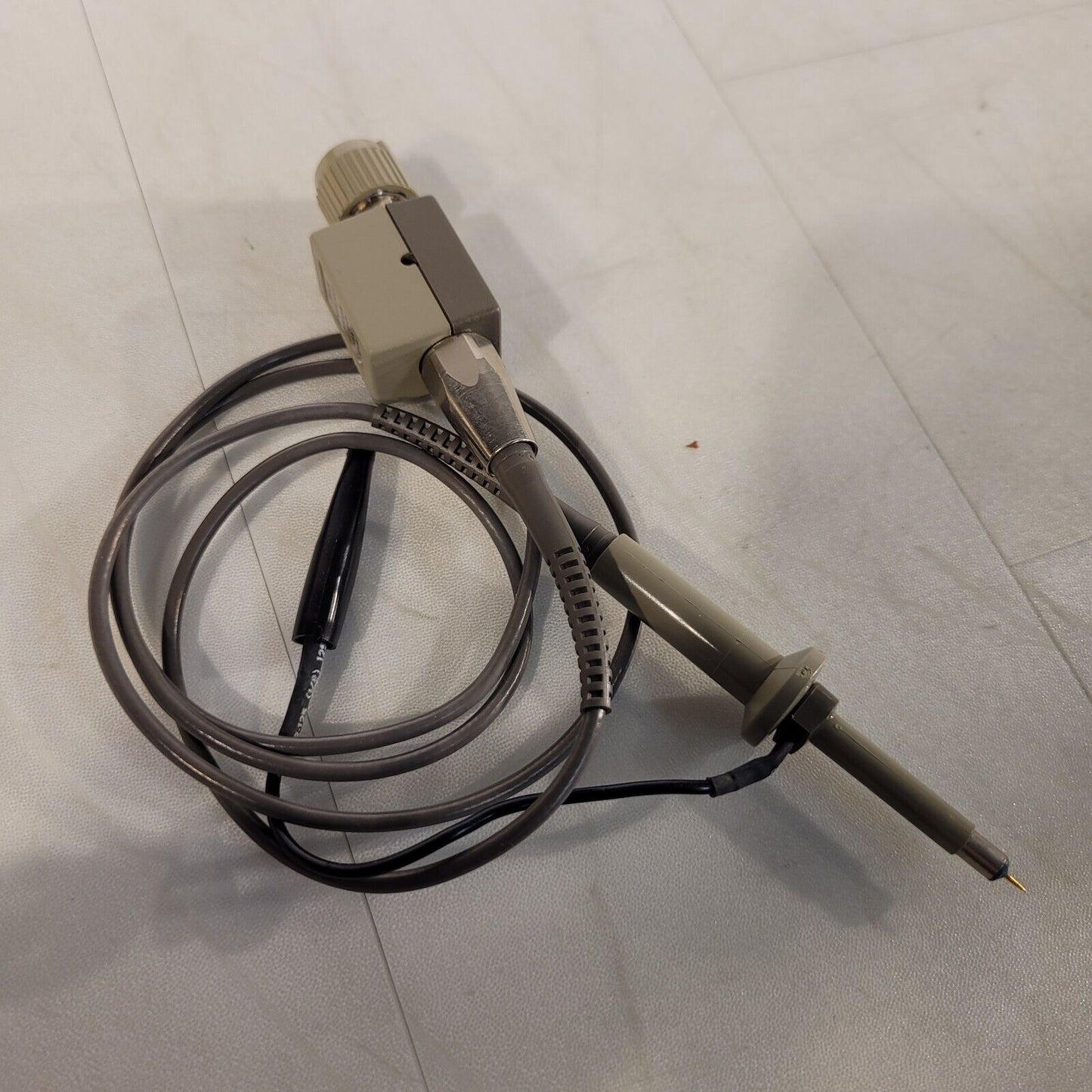Tek Tektronix 6106A Oscilloscope Probe 10x 250MHz 10M Ohm 8.7pF with Accessories