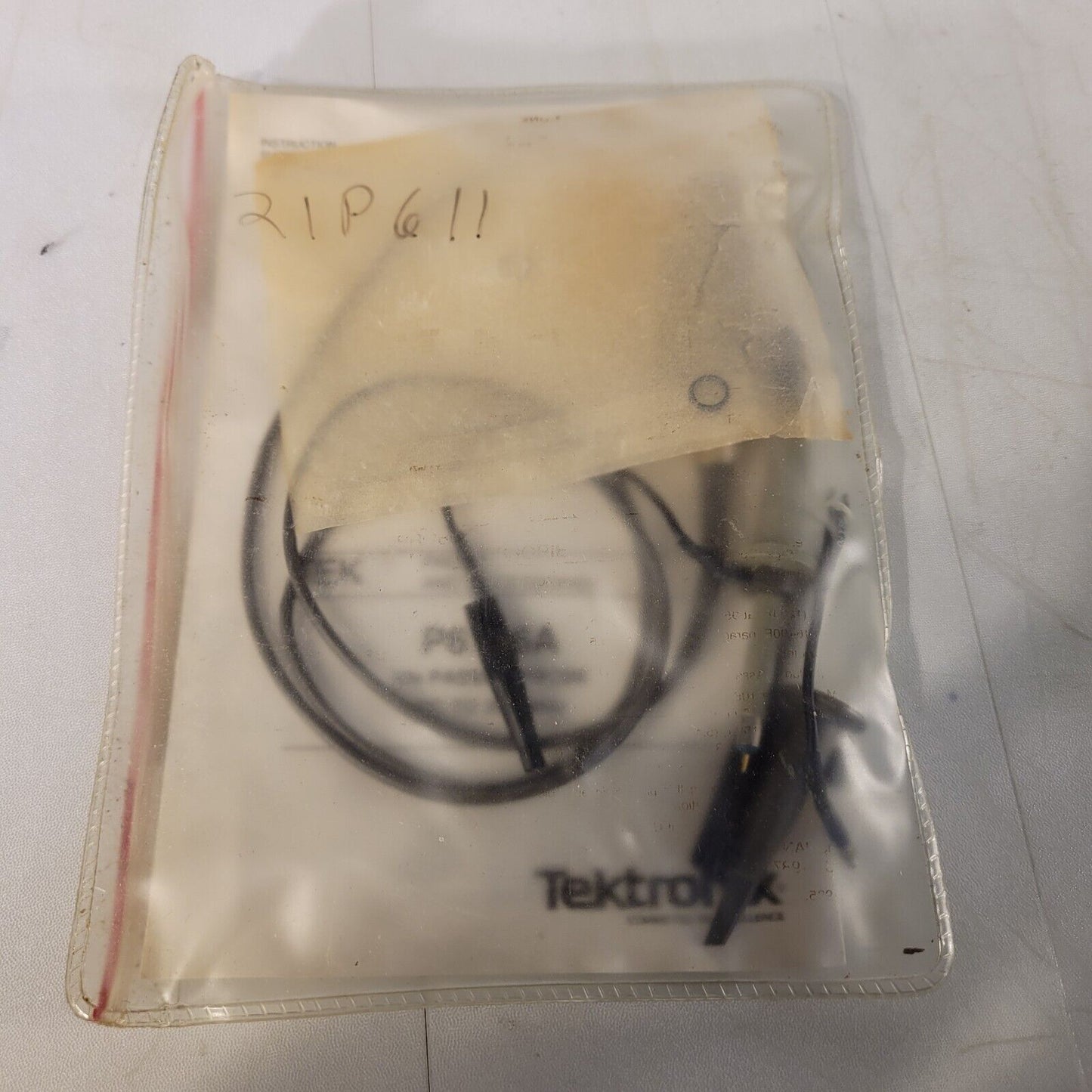 Tek Tektronix 6106A Oscilloscope Probe 10x 250MHz 10M Ohm 8.7pF with Accessories