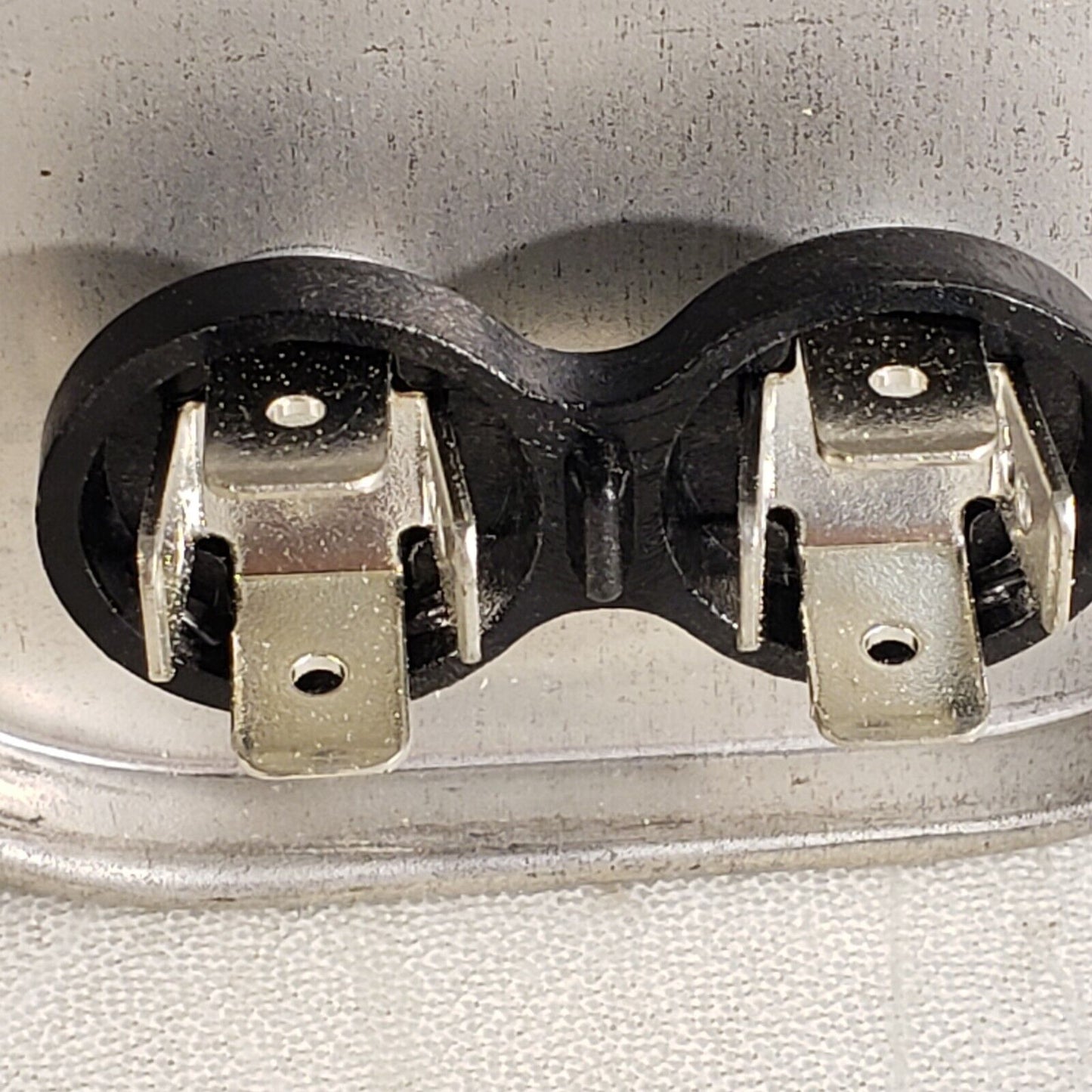 CSC SH Capacitor 40.0uF +/-6% 370VA/B 50/60Hz 10000 AFC 325P406H37C36A4ZN1