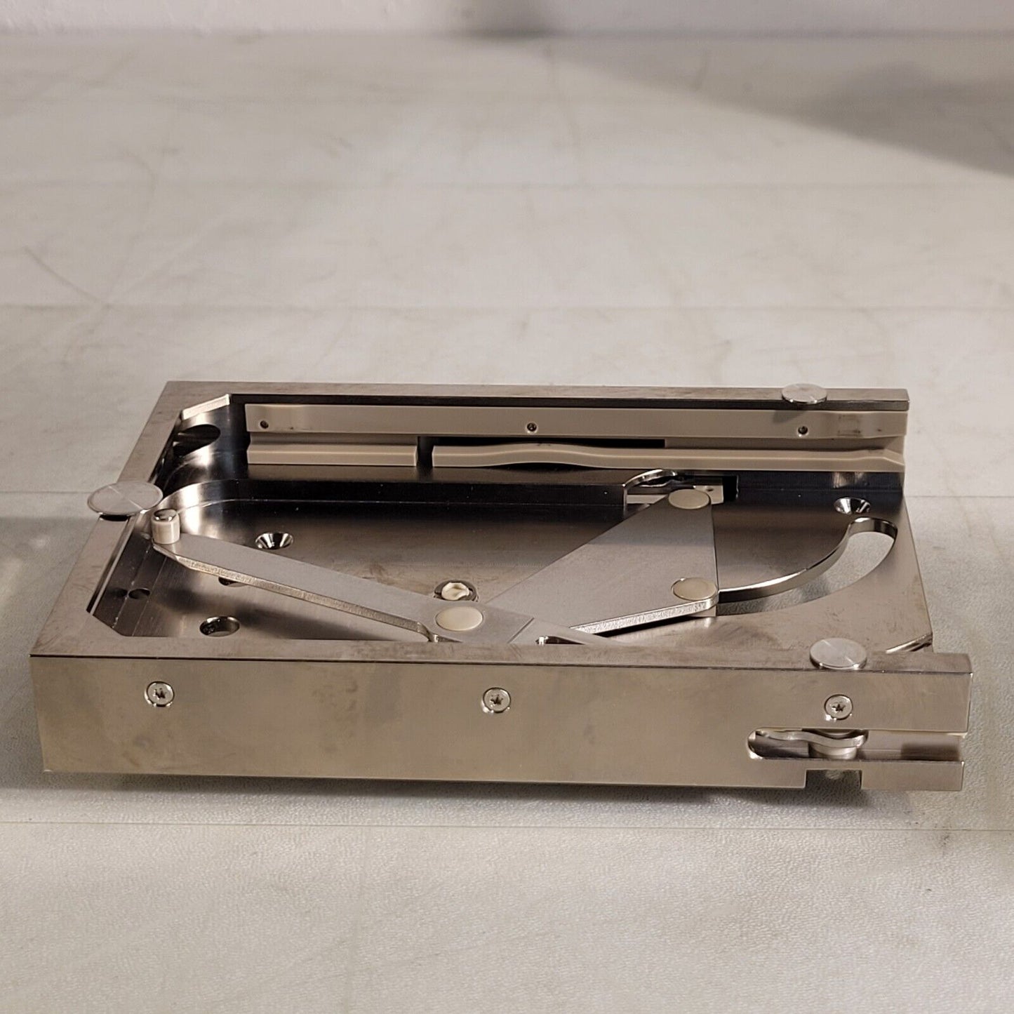 Sample Tray UHV Insert Holder For Bruker UltraFlex II Mass Spectrometer Vacuum