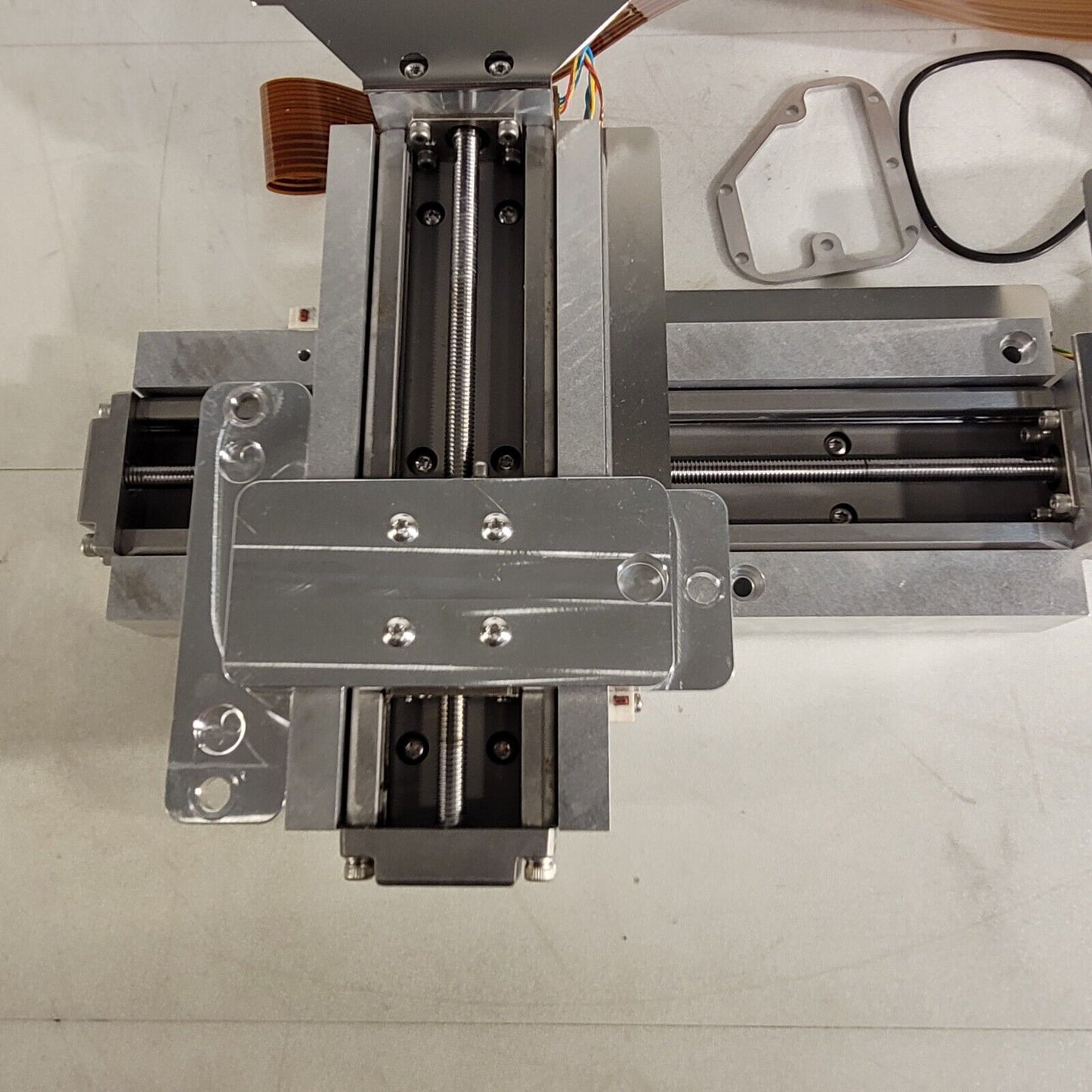 Bruker XY-Stage Ultra High Vacuum UHV Compatible Minimal Outgassing Stepper