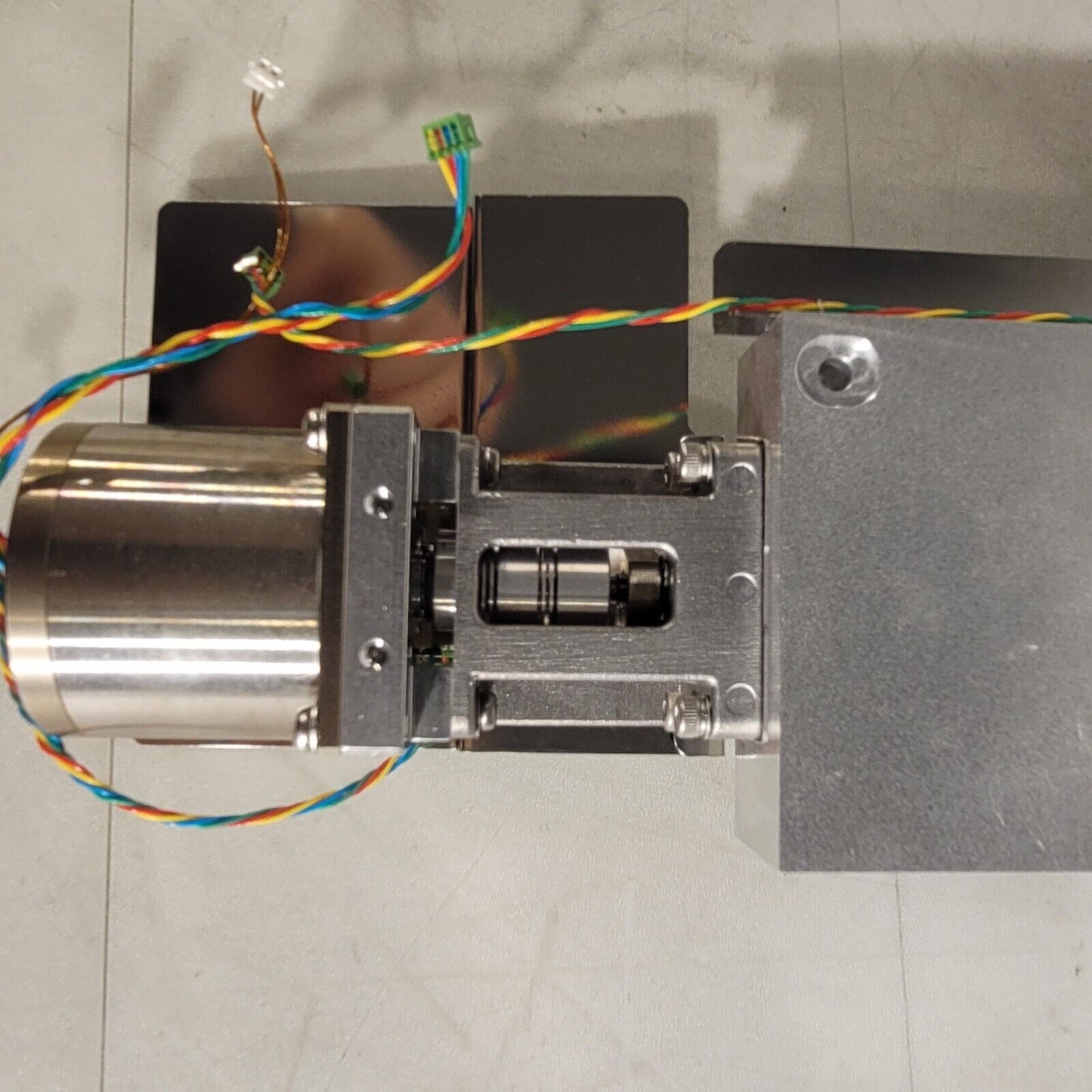 Bruker XY-Stage Ultra High Vacuum UHV Compatible Minimal Outgassing Stepper