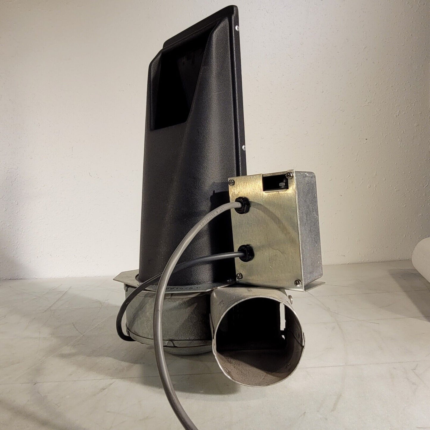 EbM G2E133-DN77-01 Centrifuge Blower 230V 50/60Hz 0.39/0.49A 88/110W 2uF 450VDB