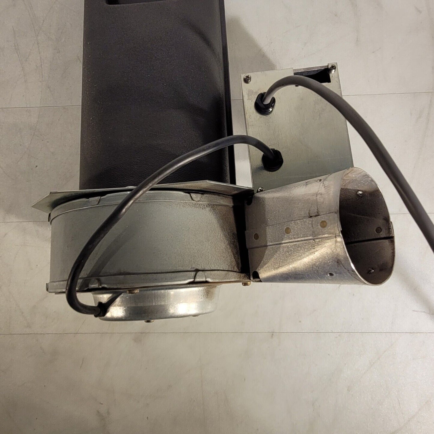 EbM G2E133-DN77-01 Centrifuge Blower 230V 50/60Hz 0.39/0.49A 88/110W 2uF 450VDB