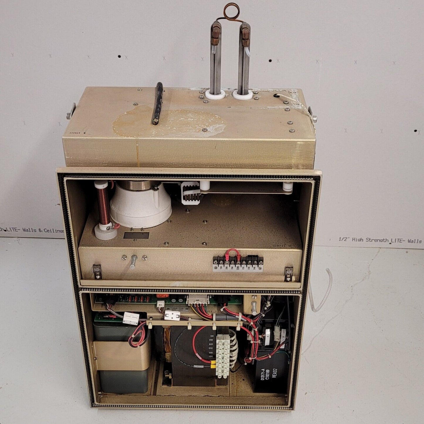 RF ICP Plasma Generator With Power Supply From Perkin Elmer Elan 9000 Mass Spec