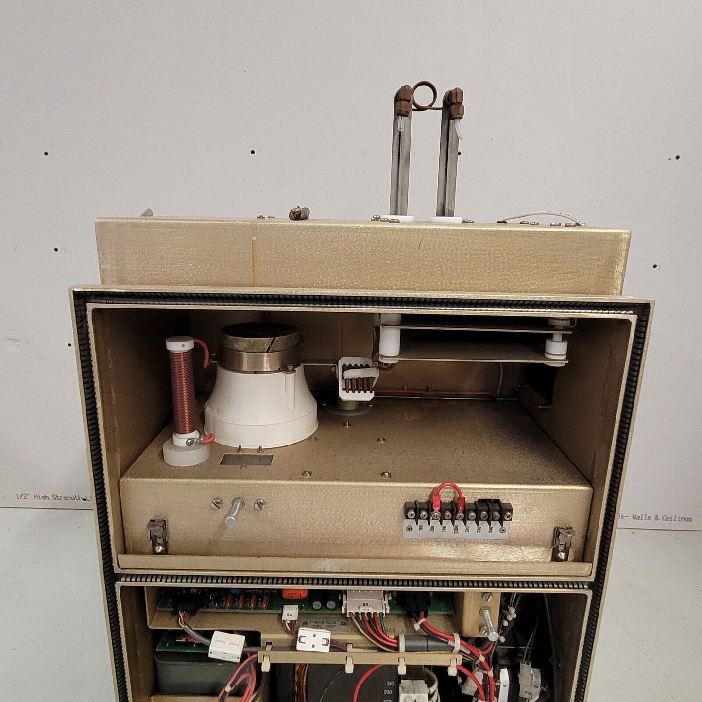 RF ICP Plasma Generator With Power Supply From Perkin Elmer Elan 9000 Mass Spec