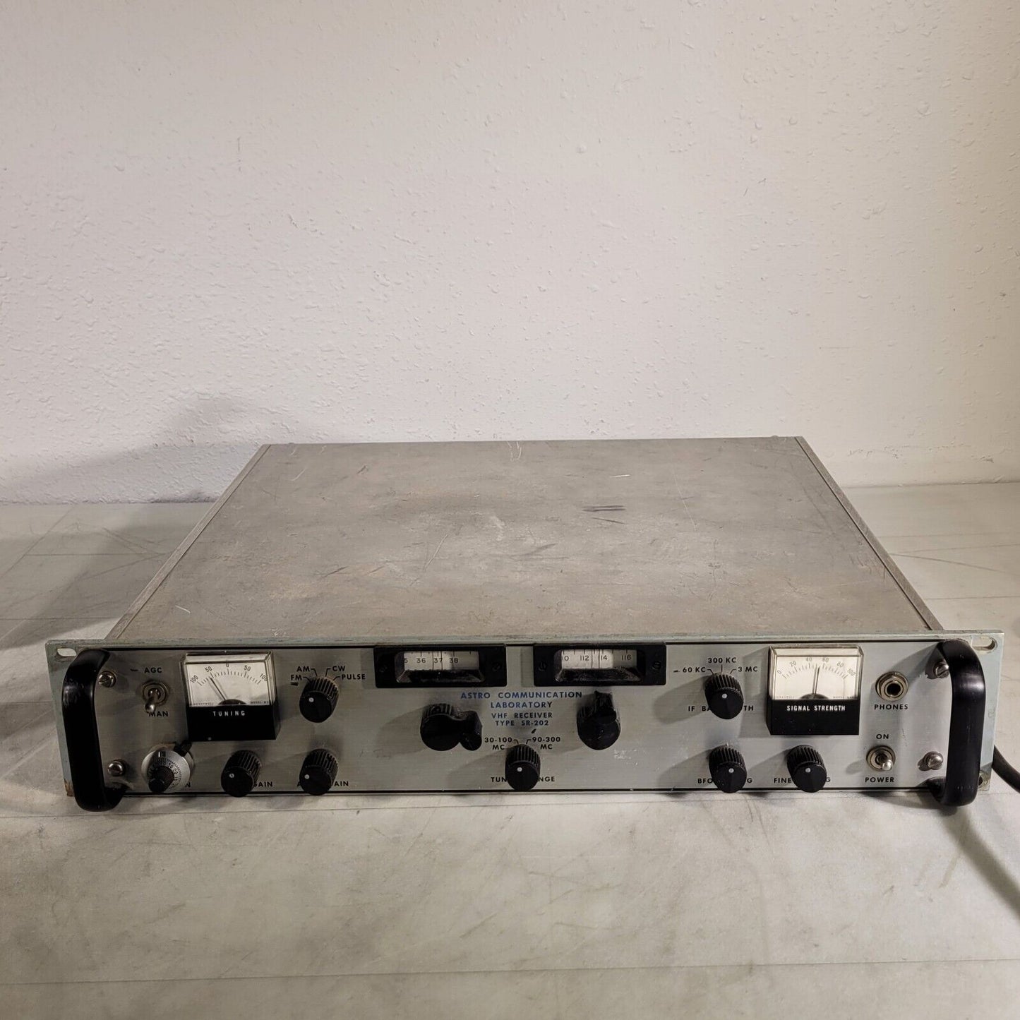 Astro Communication Labratory SR-202 VHF Receiver MC Tuner