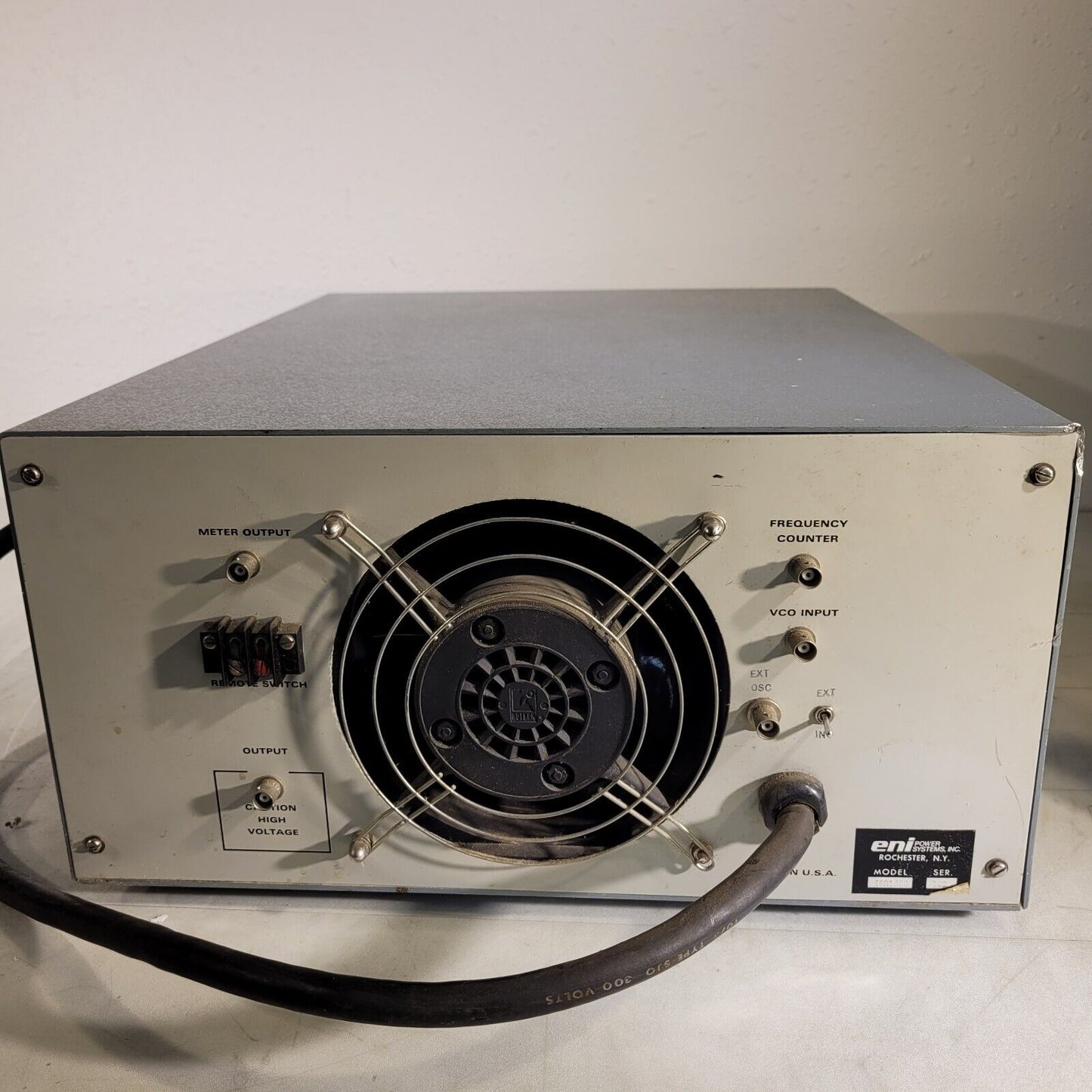 ENI EGR 1600 RF Signal Power Generator Variable Frequency 0-2000W