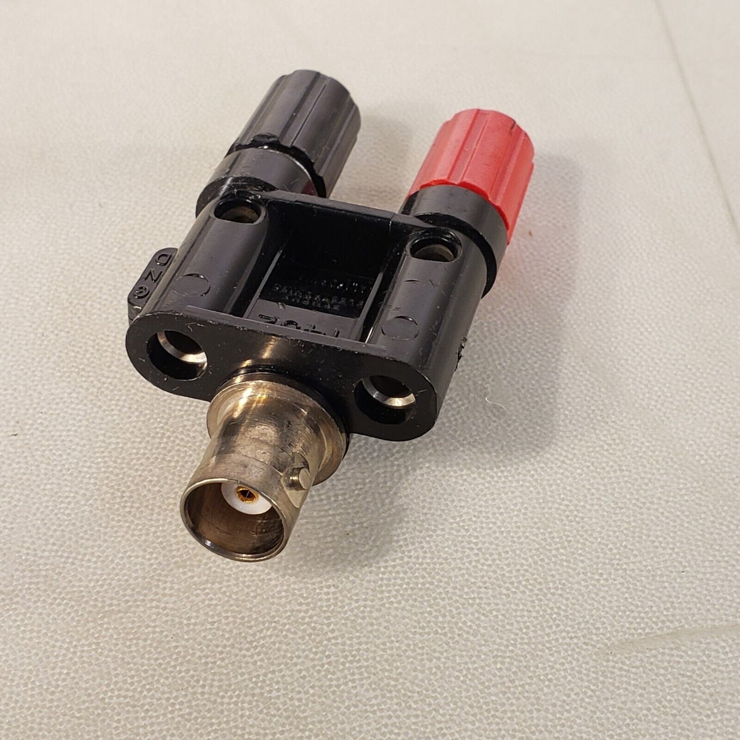 Pomona 1452 Banna Plug Male BNC Connector To Dual Female Banana Jacks