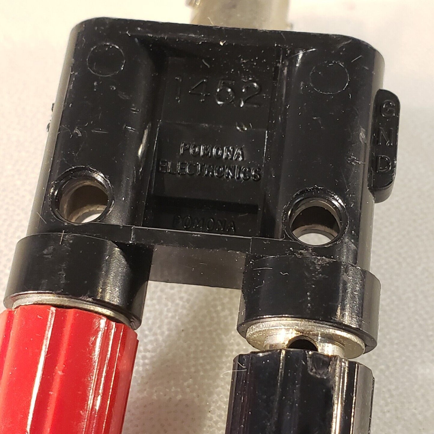 Pomona 1452 Banna Plug Male BNC Connector To Dual Female Banana Jacks