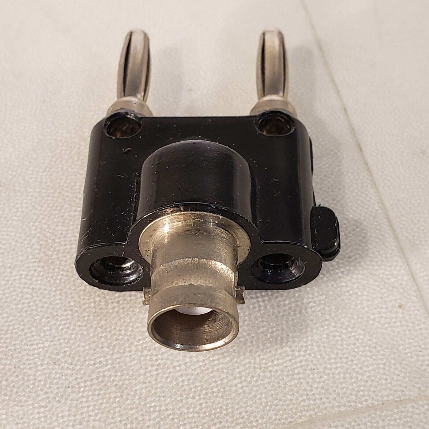Pomona 1686 Banna Plug Male BNC Connector To Dual Male Banana Jacks