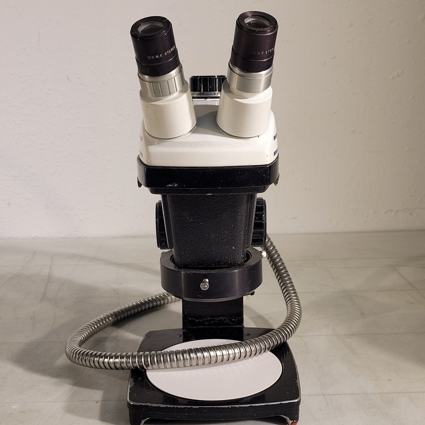 Bausch And Lomb Stereo Zoom 4 Microscope 0.7X - 3.0X With Fiberoptic Ring Light
