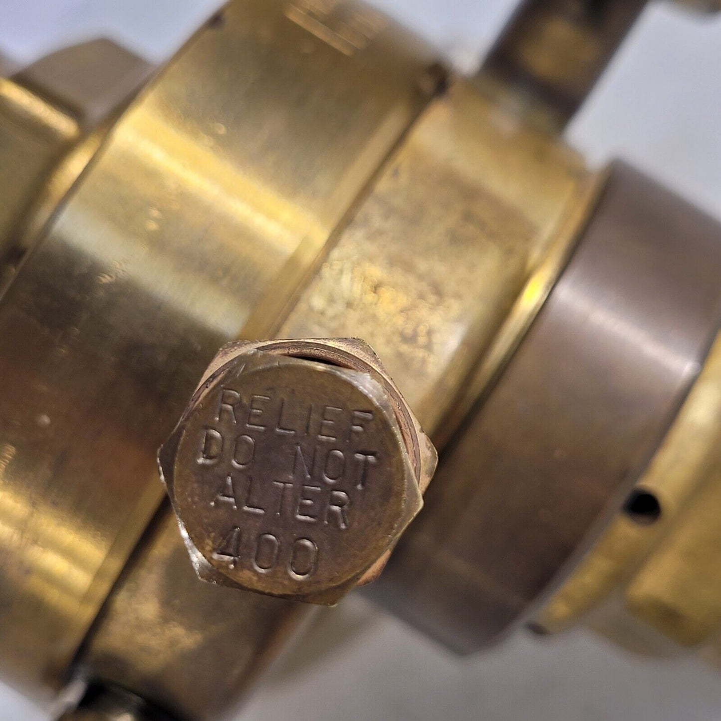 Victor VTS450D Oxygen Pressure Regulator 3000psi Max In Female Connector